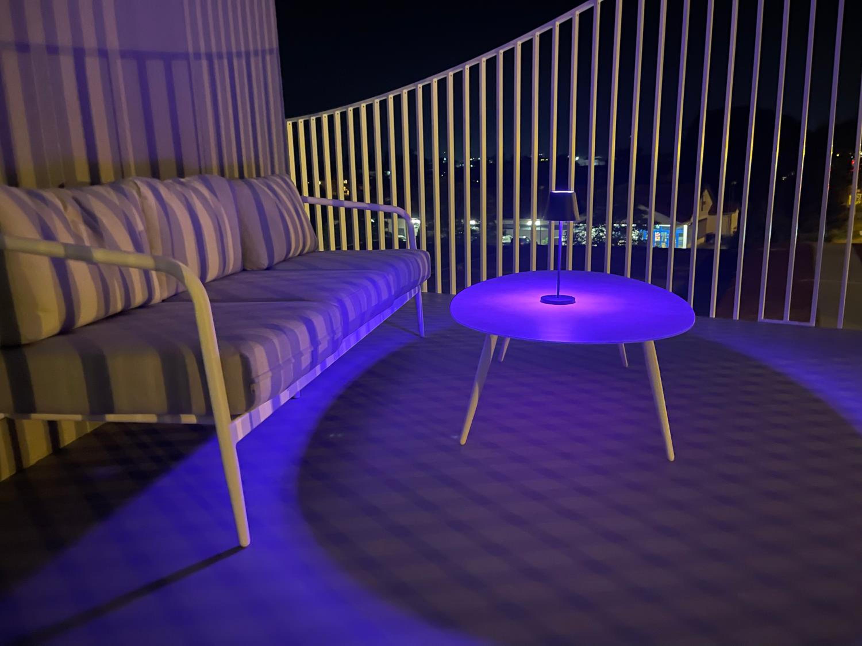 Luxusapartment mit 40 qm Terrasse, E-Parkplatz und Parkplatz