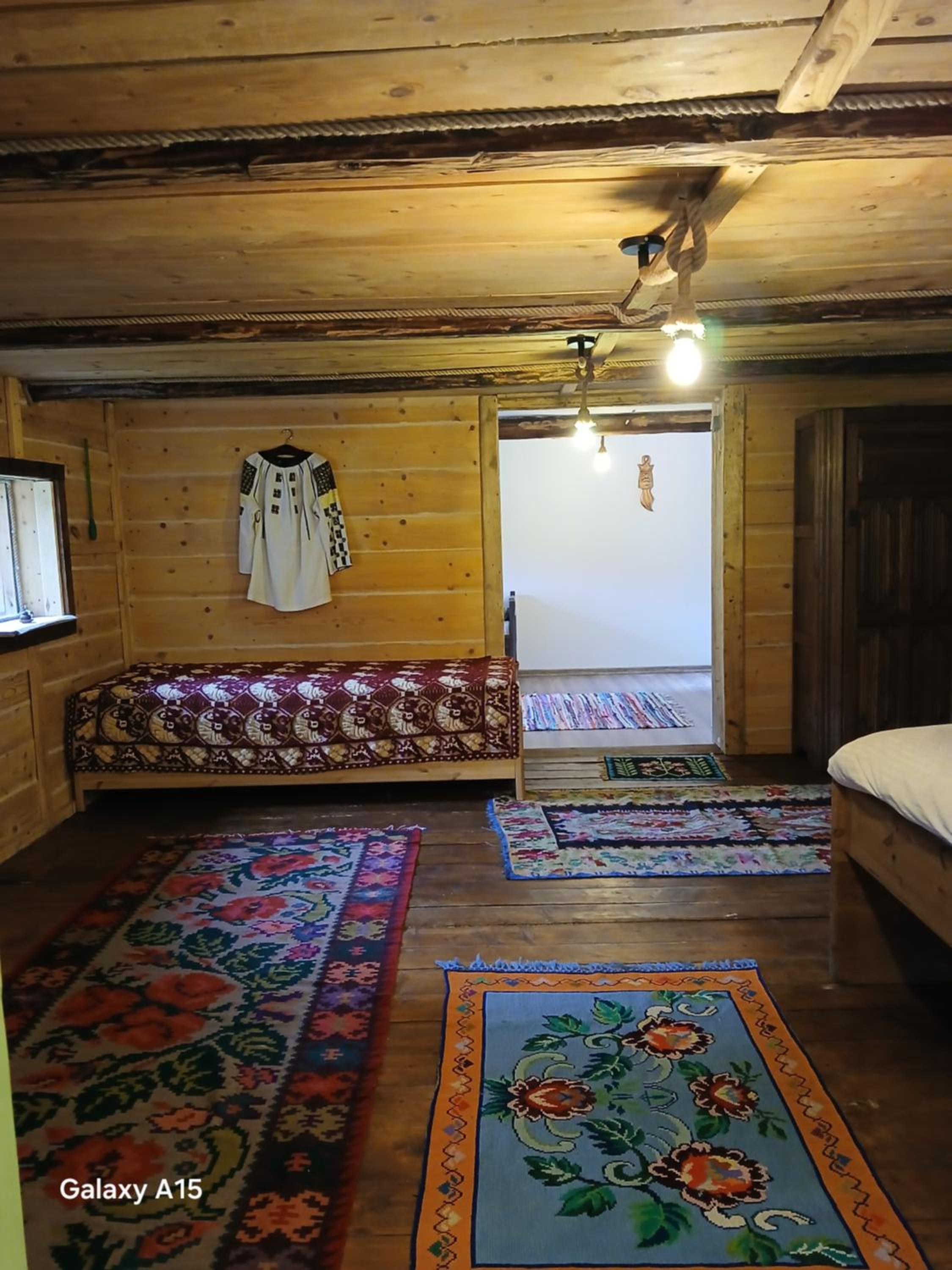 Photo 33