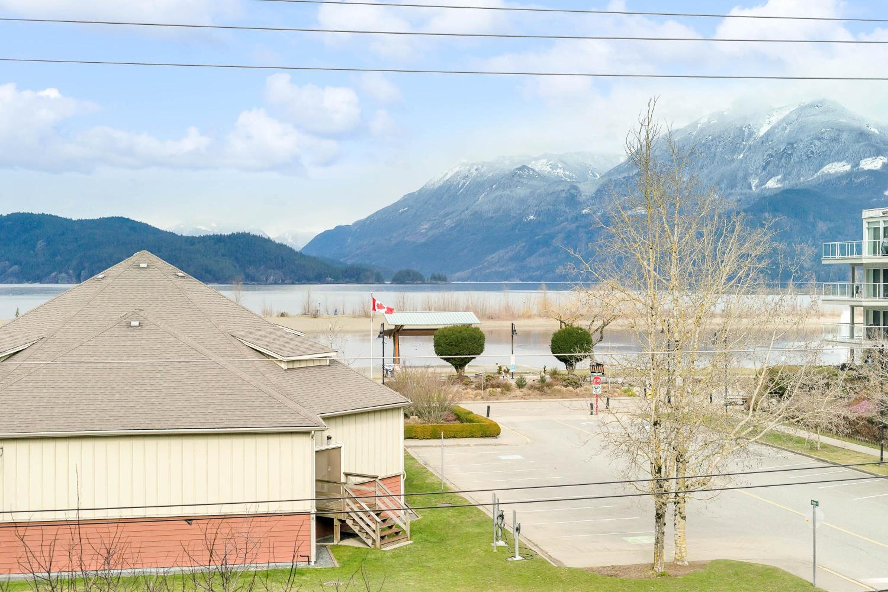 Lakefront Lux 2BR Symphony Of Comfort Style For 12