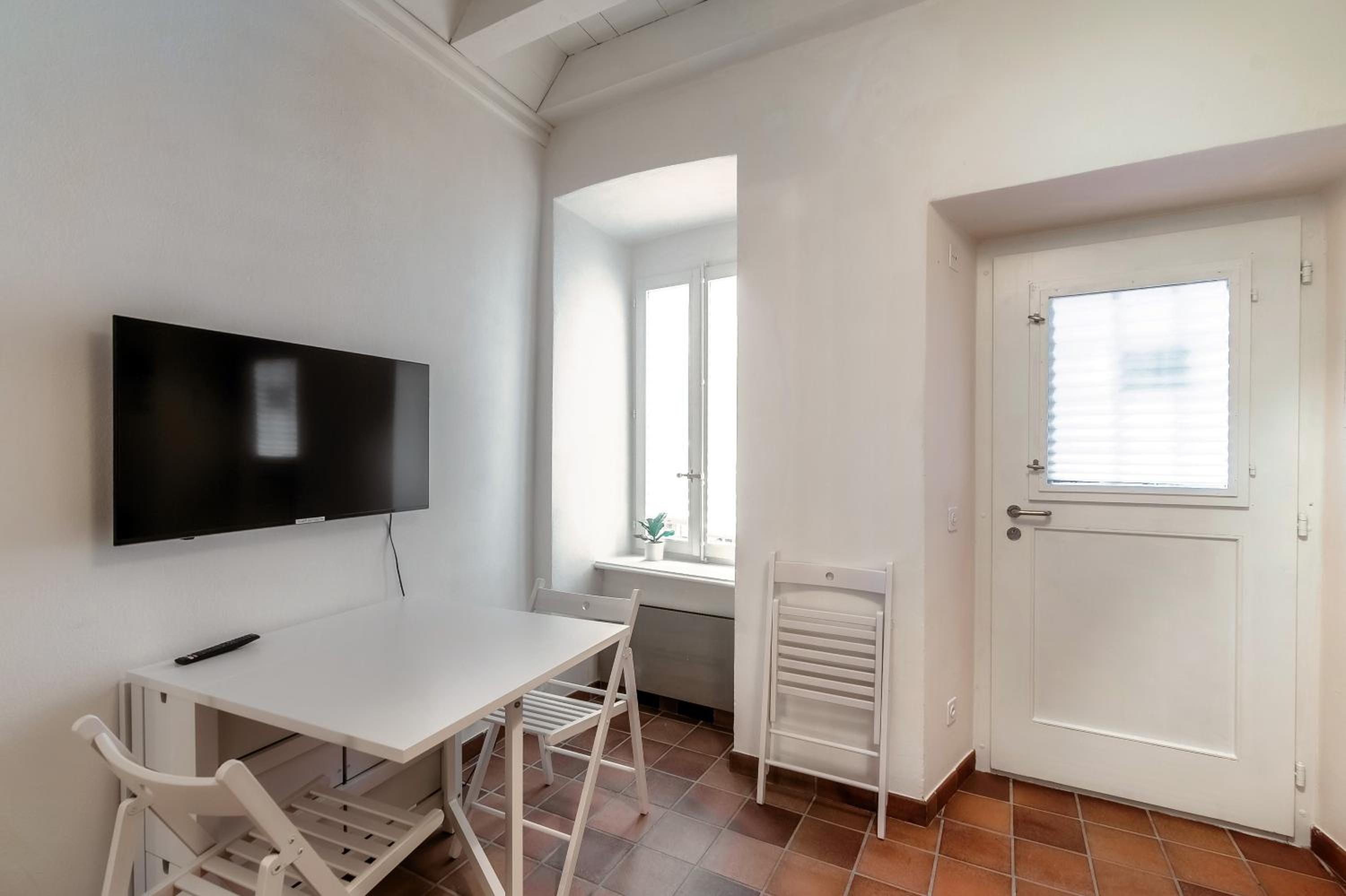 Pardo Apartments by Quokka 360 - Locarno old town