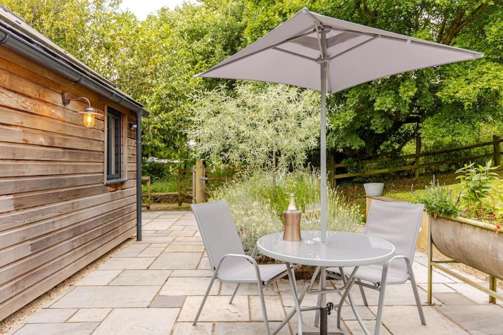 Stylish Cotswolds Retreat nestled between Bath and Castle Combe view 4