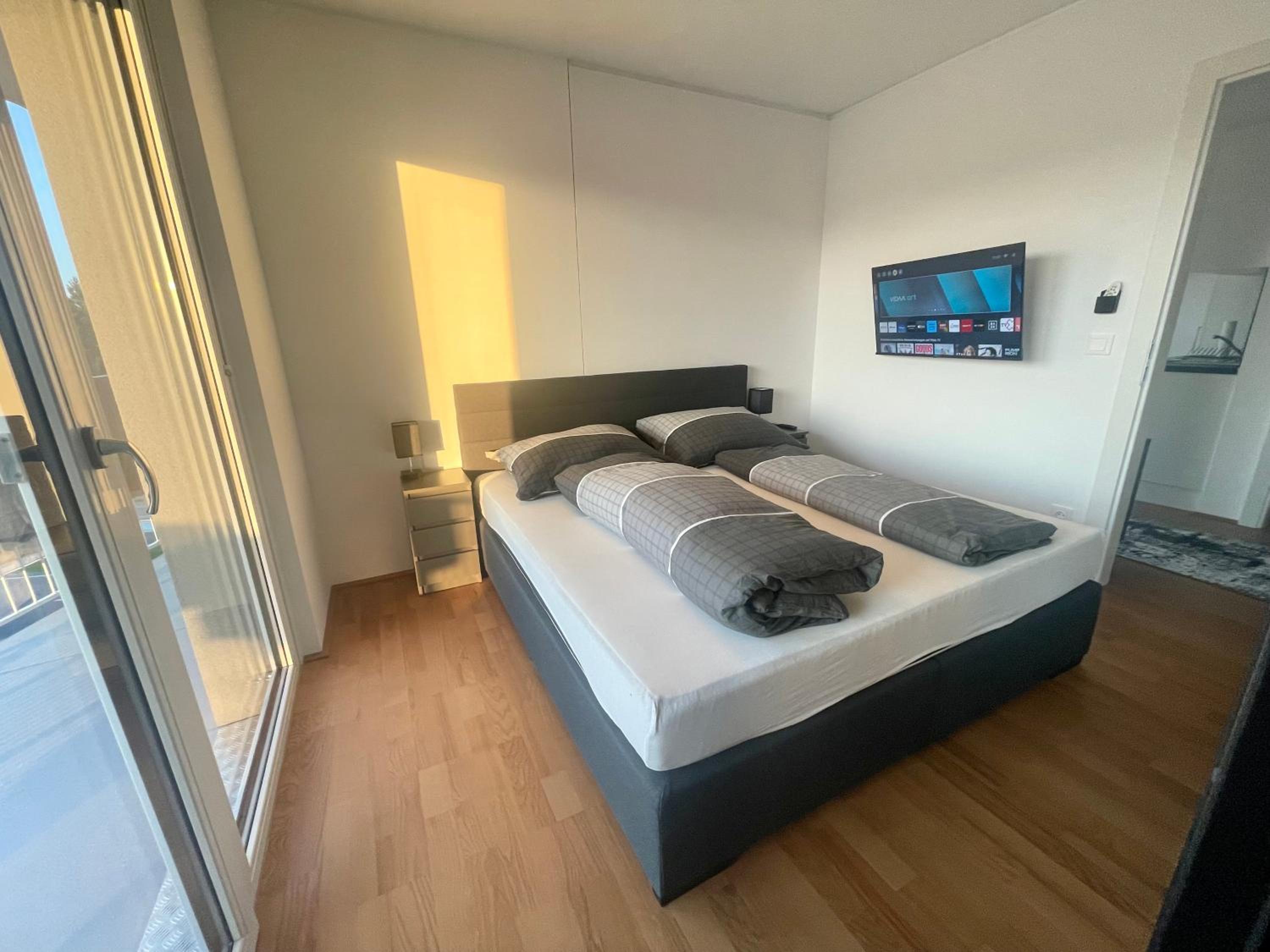 Luxusapartment mit 40 qm Terrasse, E-Parkplatz und Parkplatz