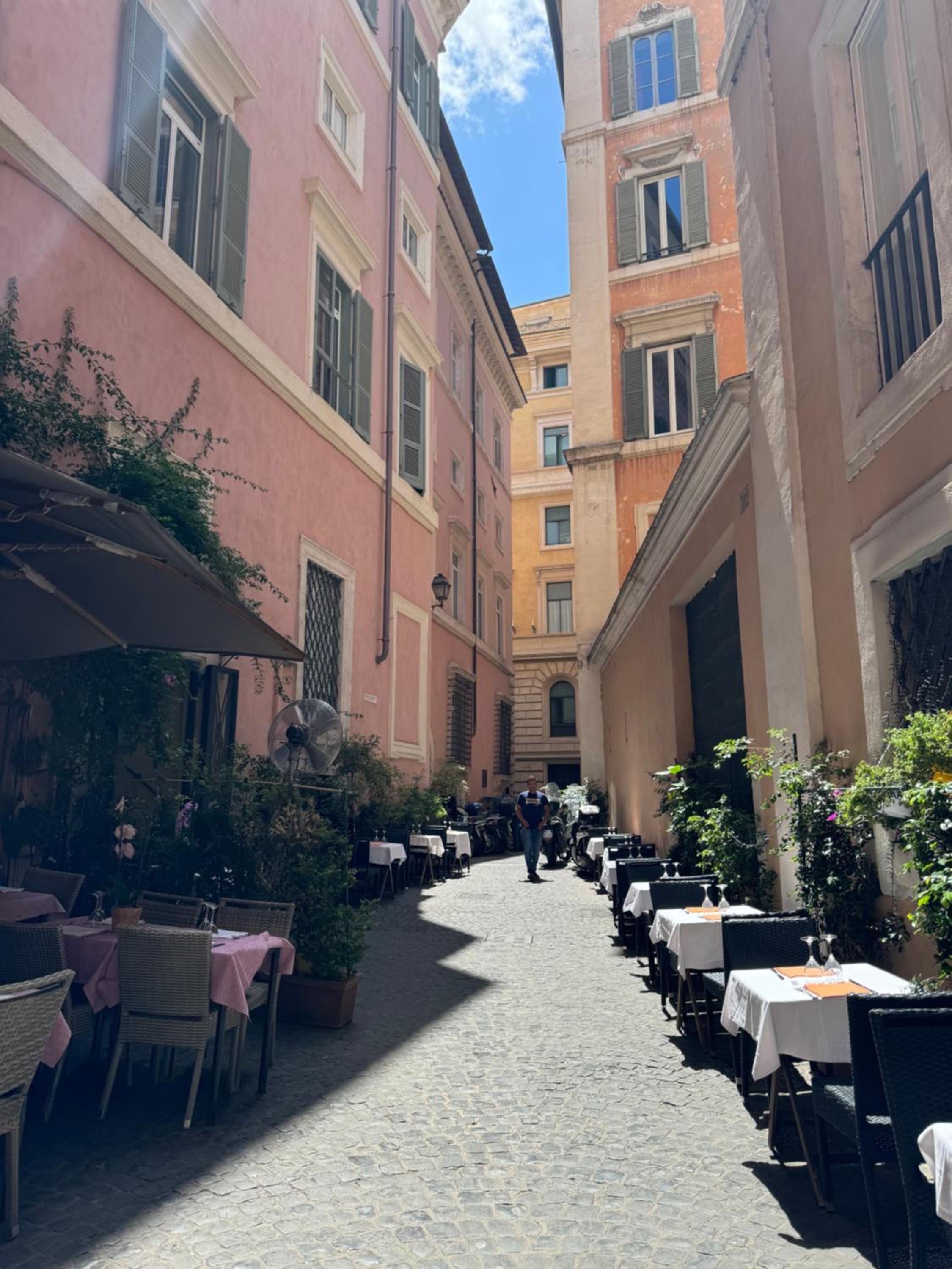Maison Luxury Pantheon