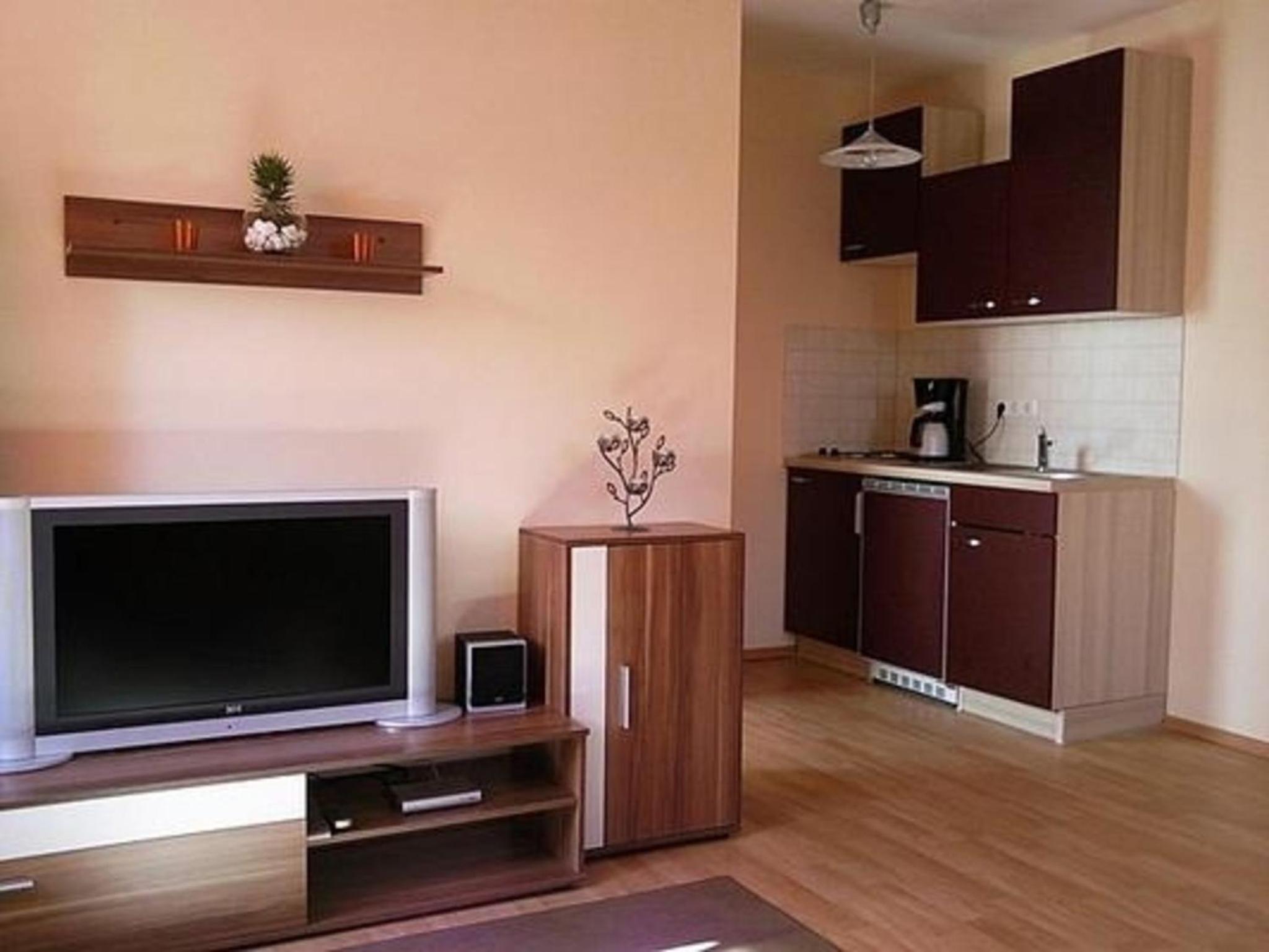 Ferienwohnung Eichendorff in Prerow mit Garten und Grill - b51752 view 2
