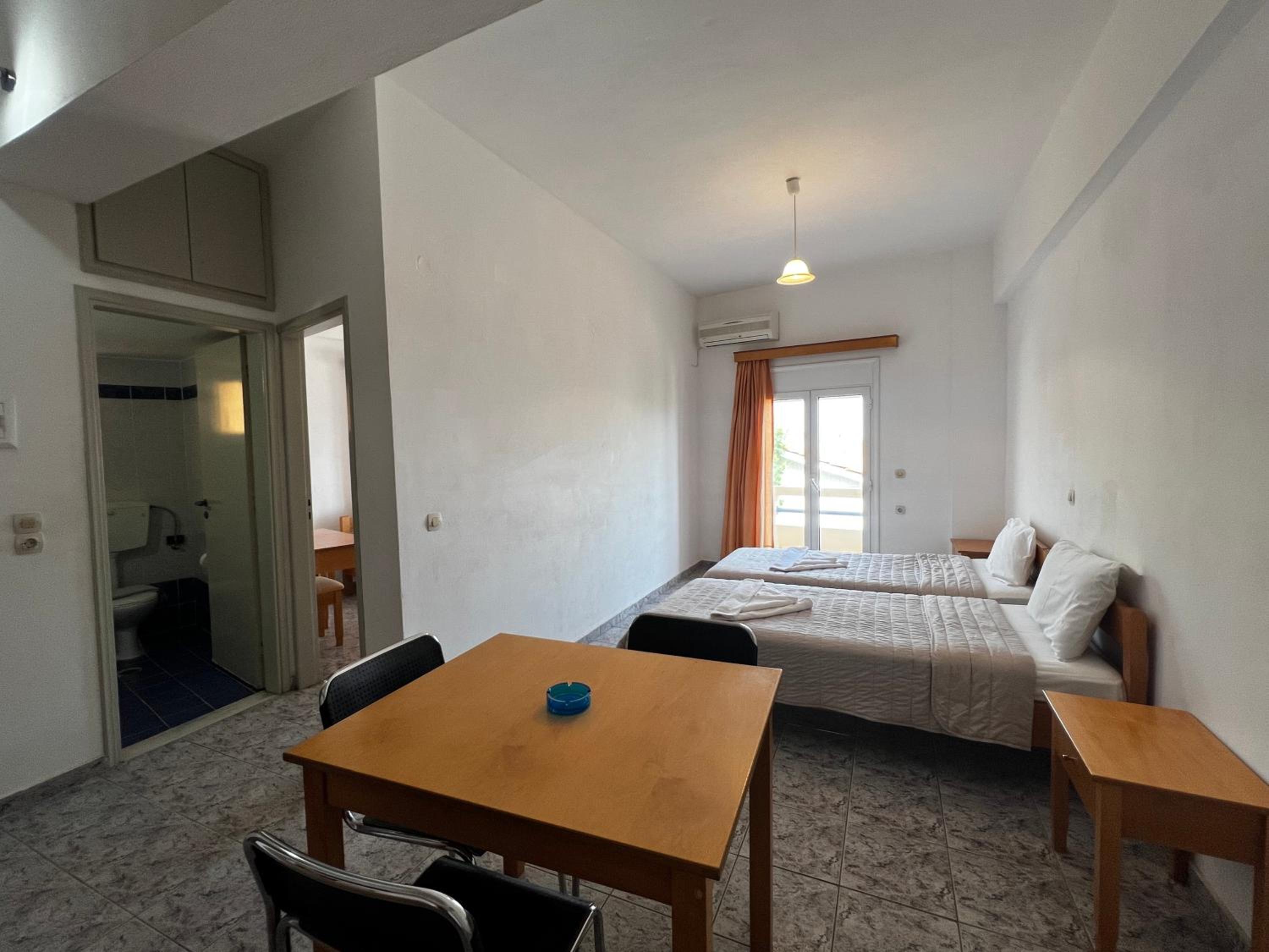 Tsoutsouros Apts