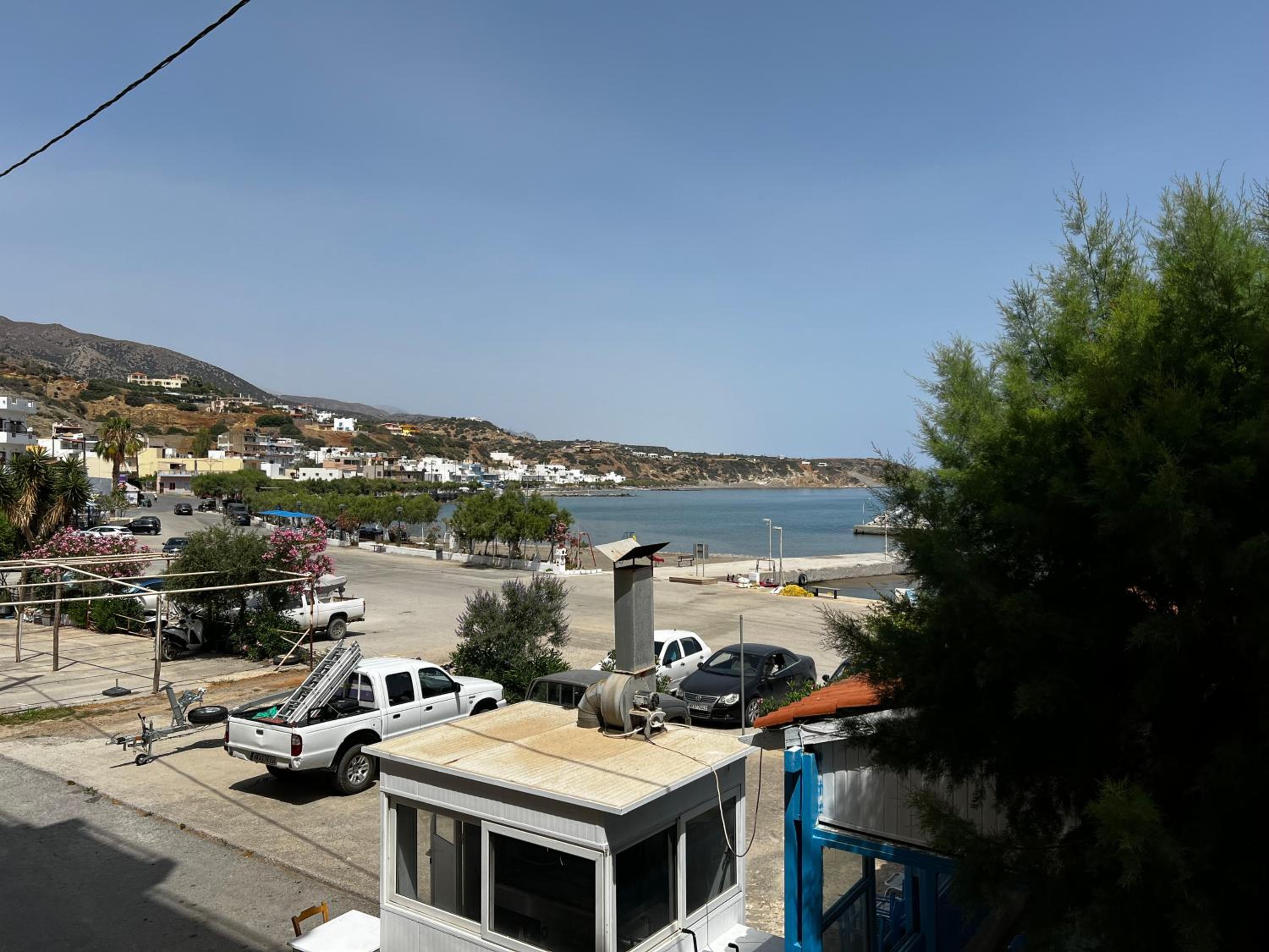 Tsoutsouros Apts