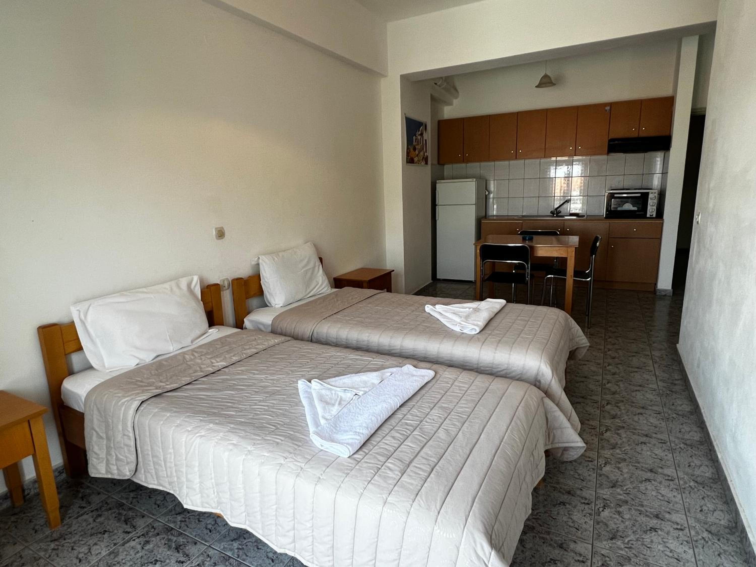 Tsoutsouros Apts