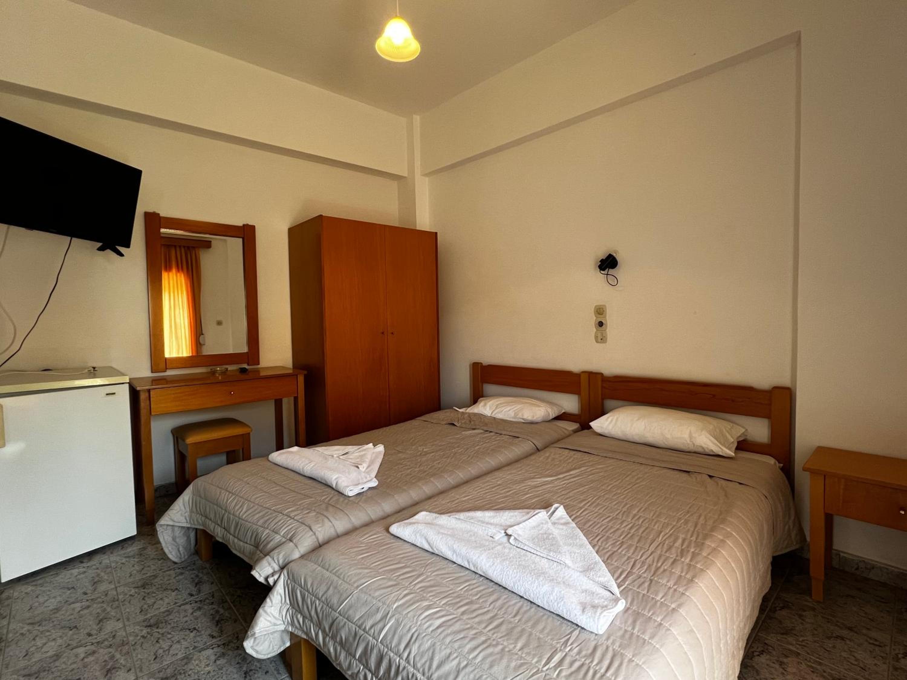 Tsoutsouros Apts