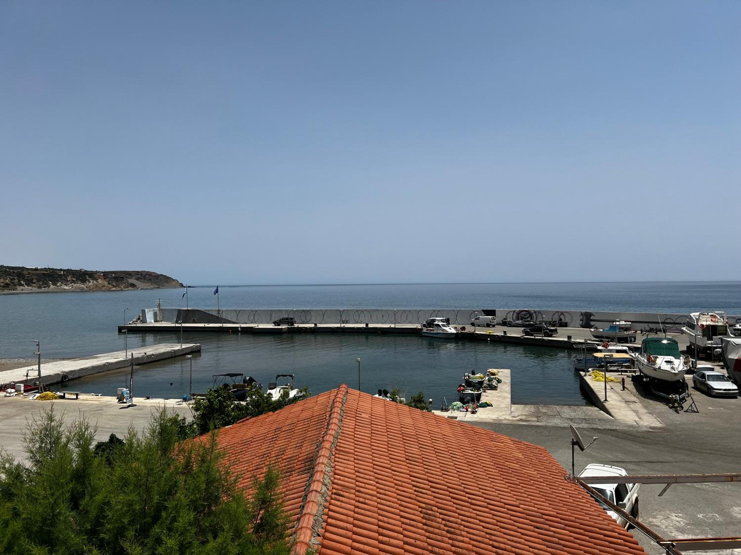 Tsoutsouros Apts