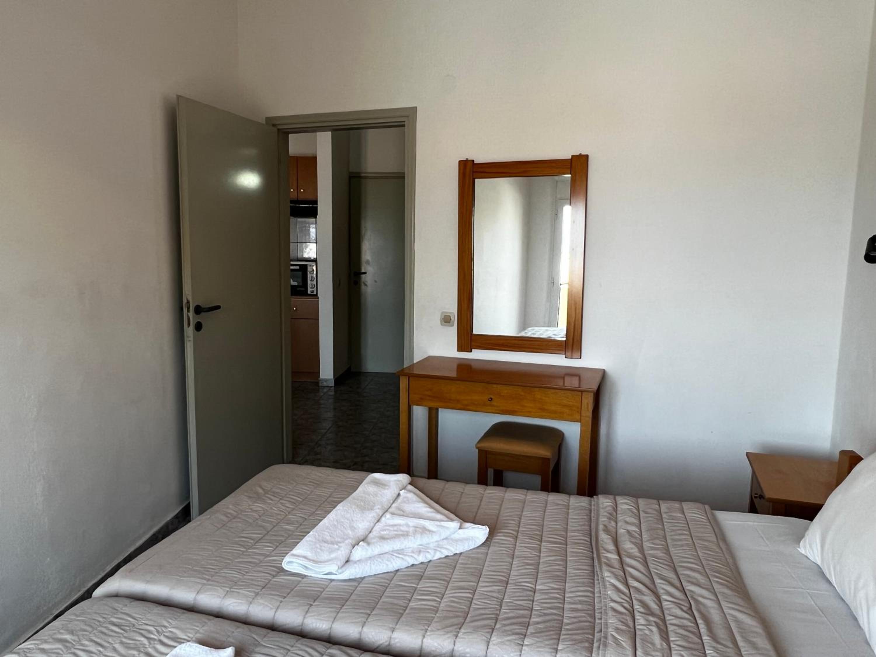 Tsoutsouros Apts