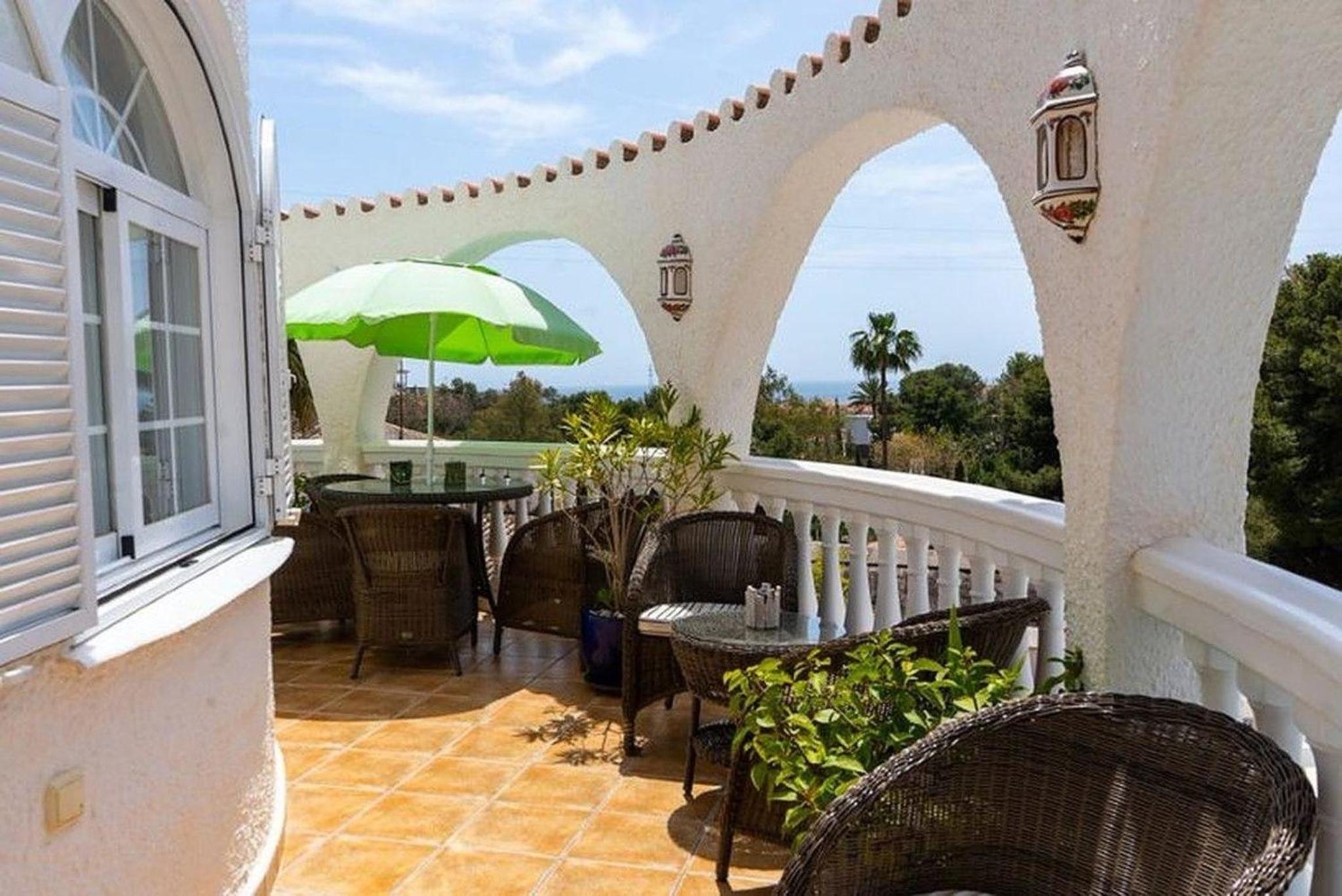 Meerblick-Villa, großer Pool, Palmengarten, nur 850m zu Strand und City bis 12 Personen view 2