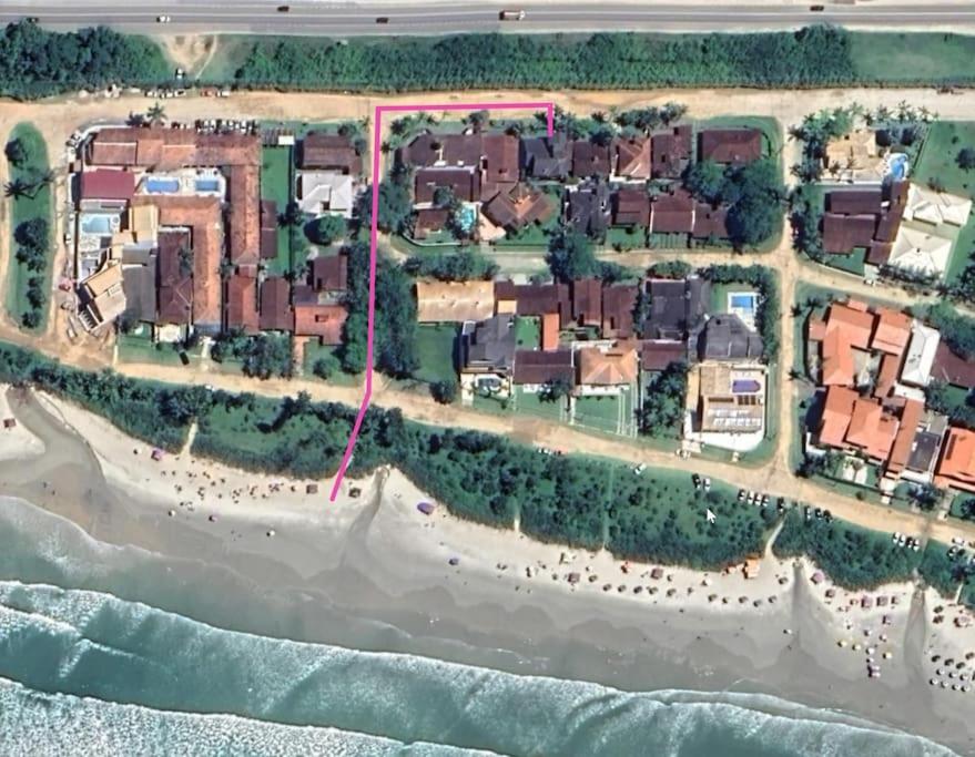 Linda casa na Lagoinha a 150m da praia, 4 suítes, 16 hóspedes com roupa de cama, condomínio Salga