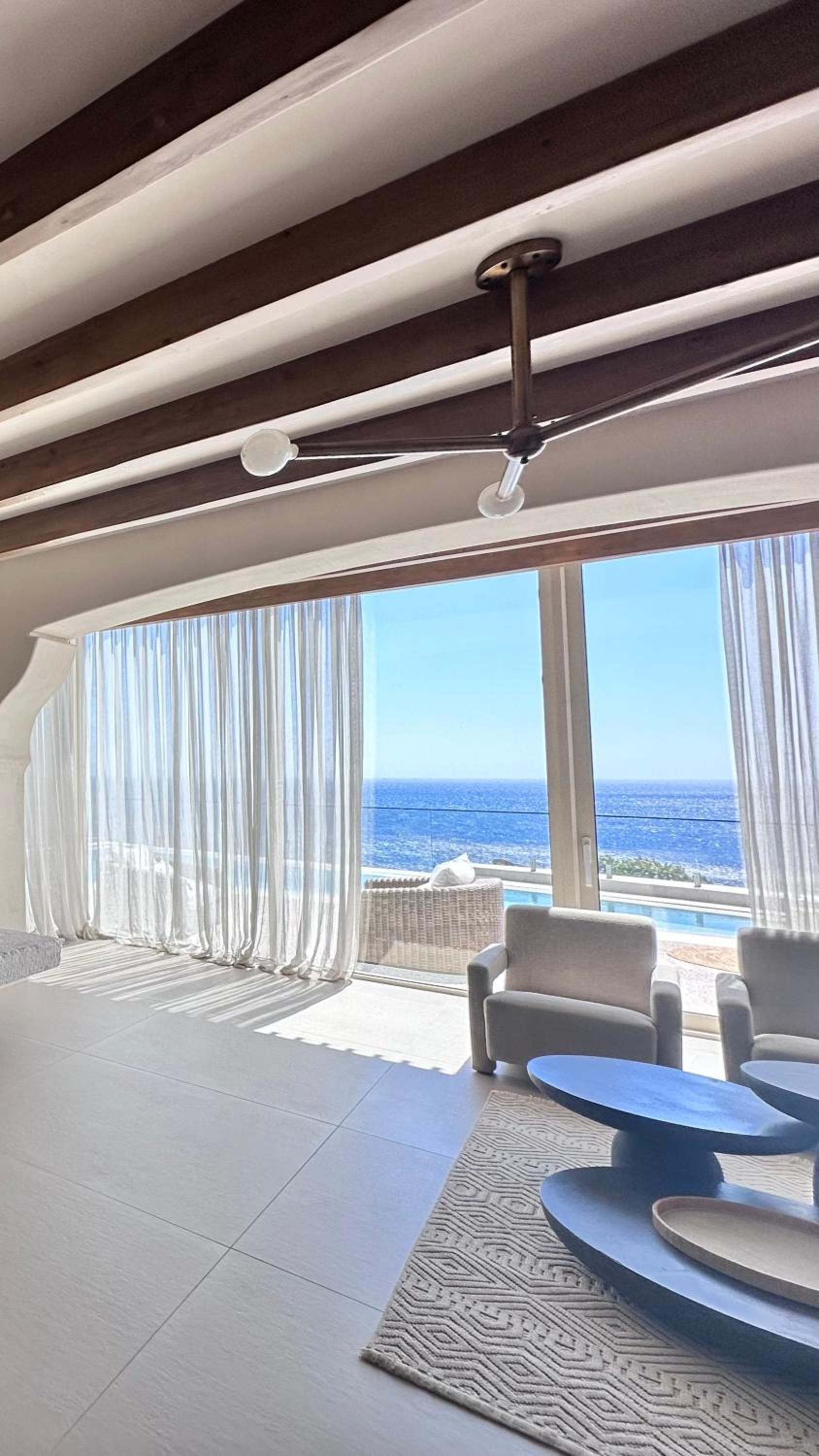 Del Mar Luxury 6 Bedroom Villa with Private Pool and Seafront