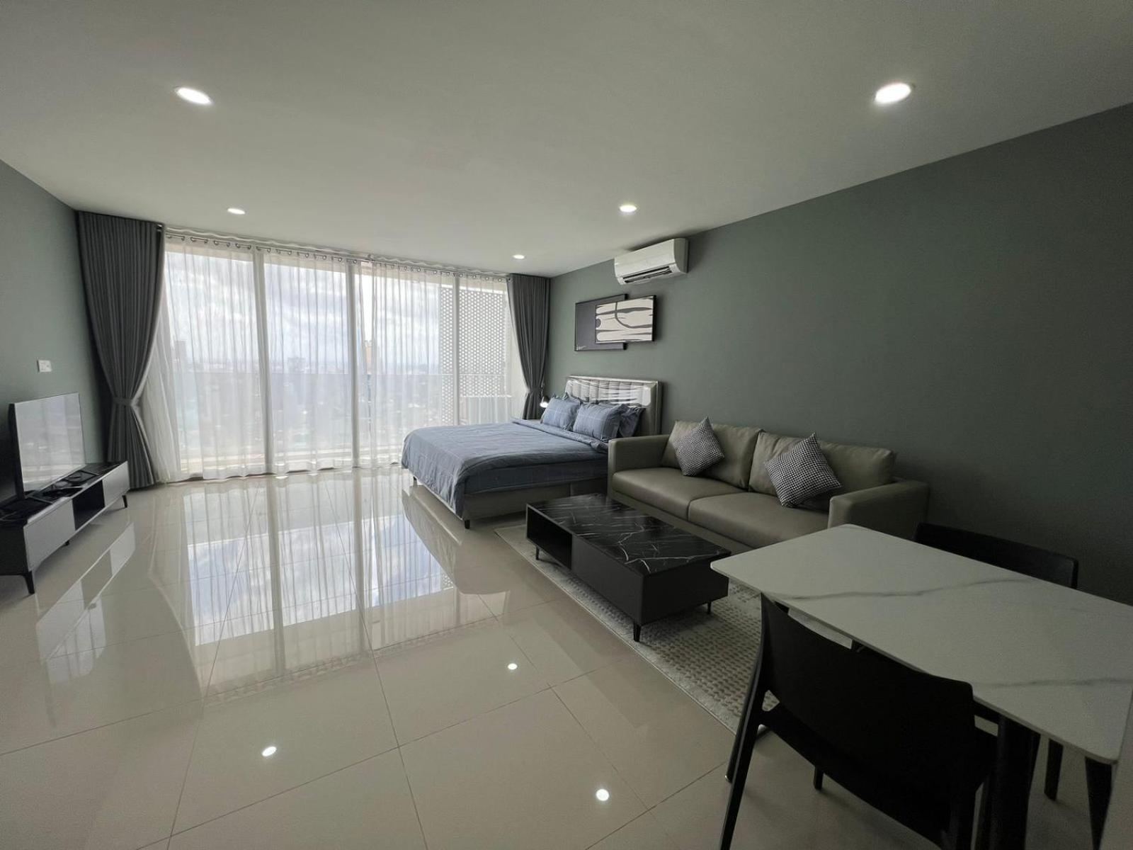 The PeAk Residence, Multi-Apartment by Emma view 5