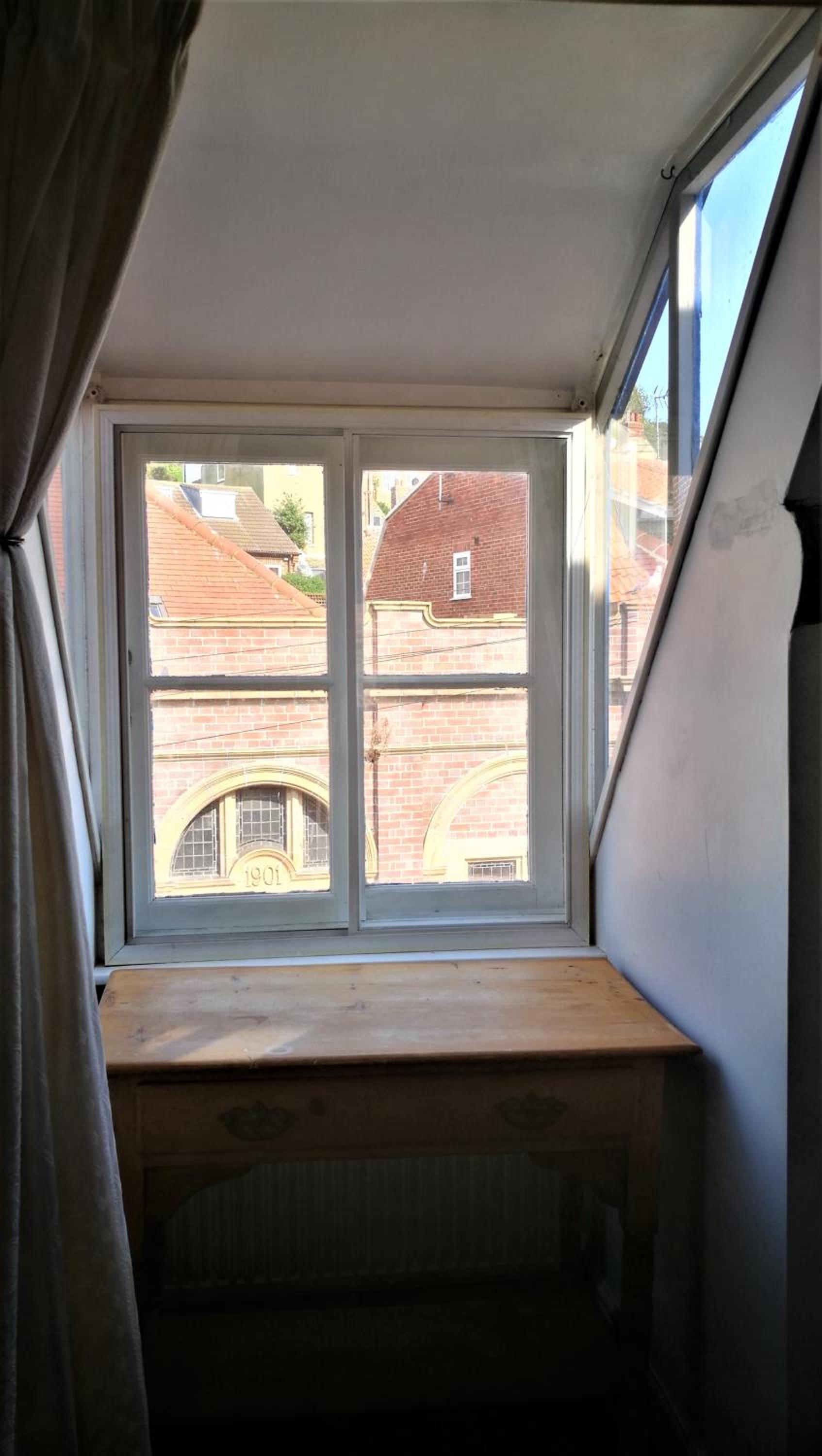 Seal, comfortable family cottage view 5