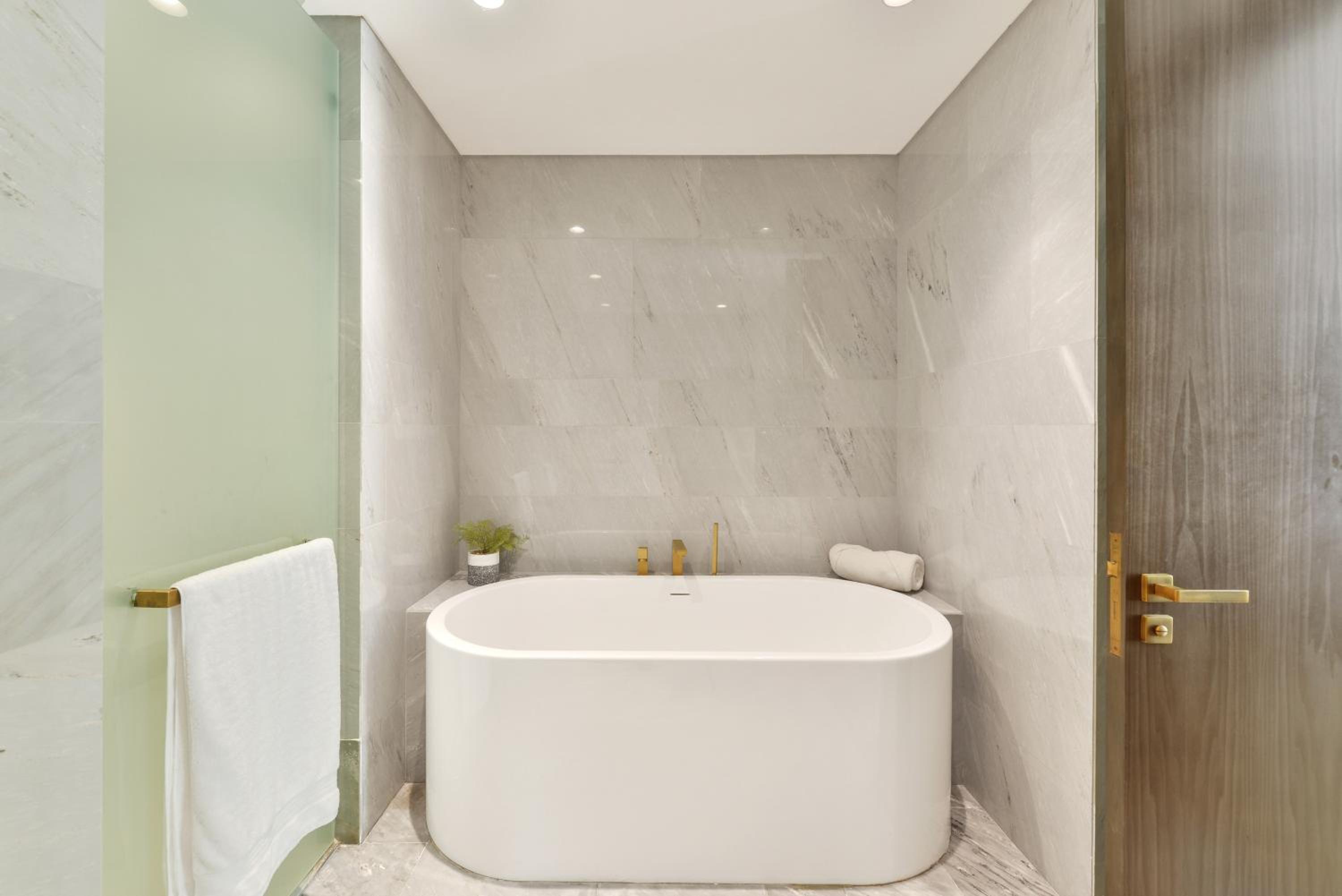 Maison Privee - Glamourous Apt with Sea Views at FIVE Palm