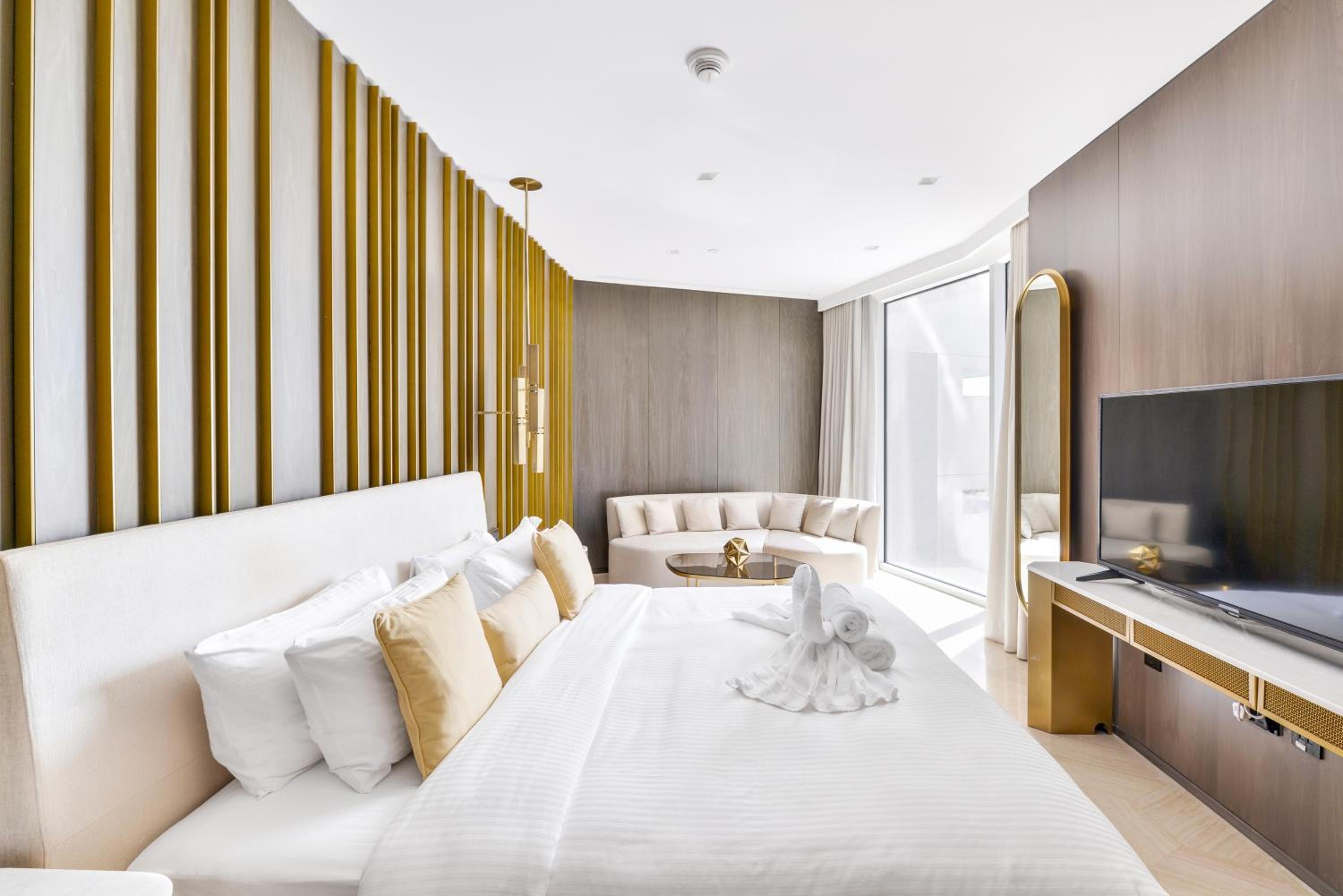 Maison Privee - Glamourous Apt with Sea Views at FIVE Palm