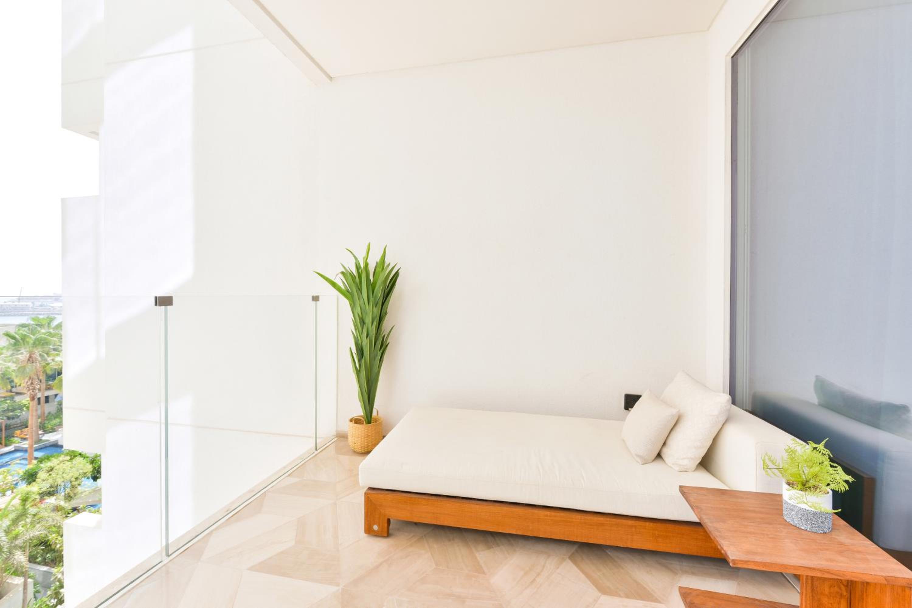Maison Privee - Glamourous Apt with Sea Views at FIVE Palm
