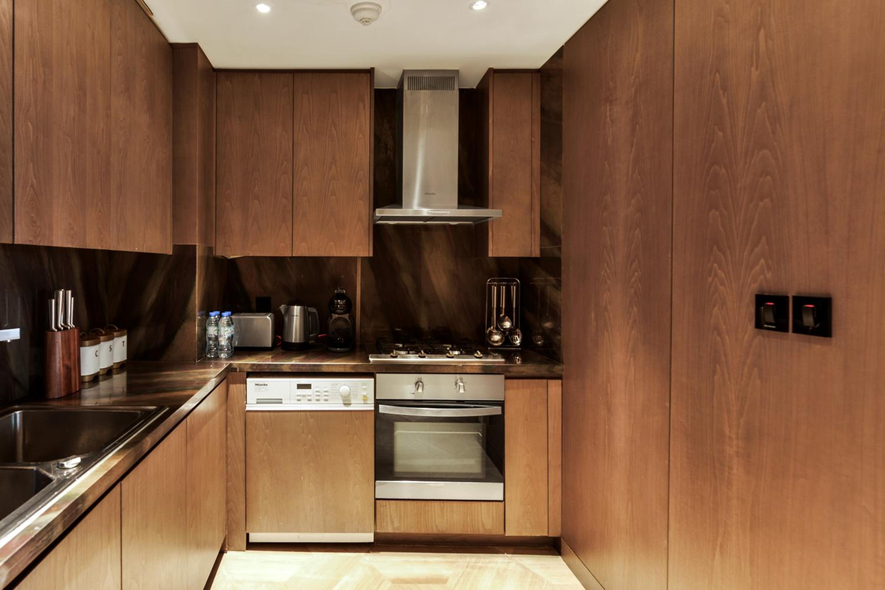 Maison Privee - Glamourous Apt with Sea Views at FIVE Palm