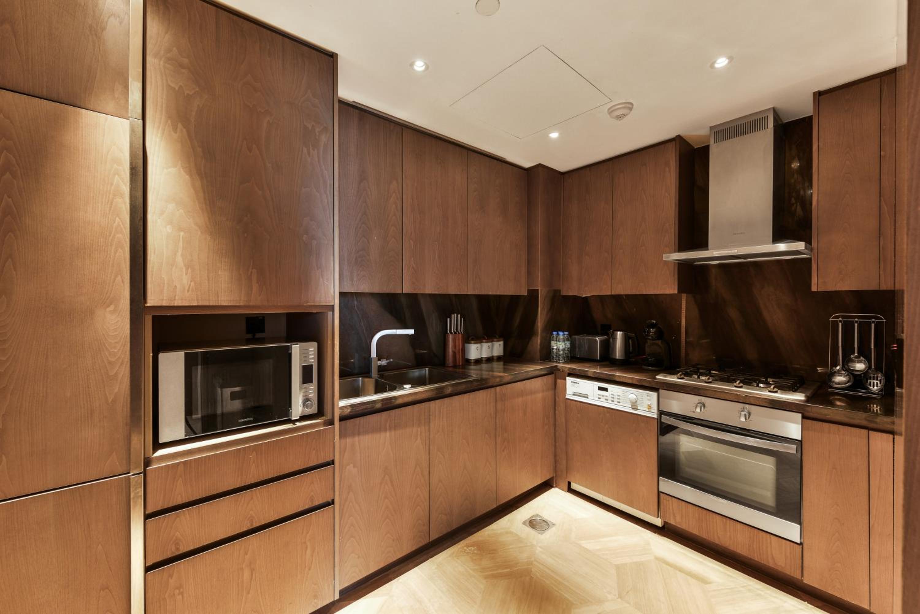 Maison Privee - Glamourous Apt with Sea Views at FIVE Palm