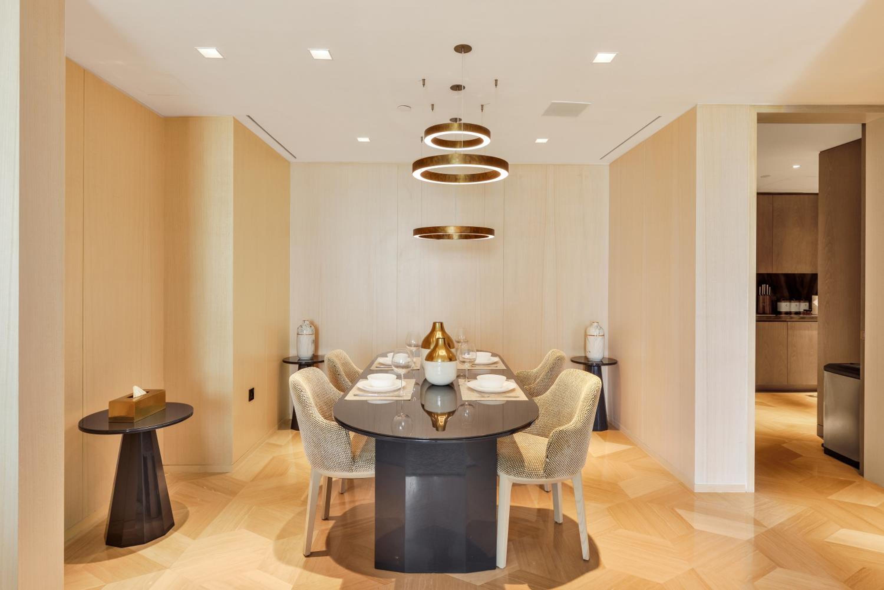 Maison Privee - Glamourous Apt with Sea Views at FIVE Palm