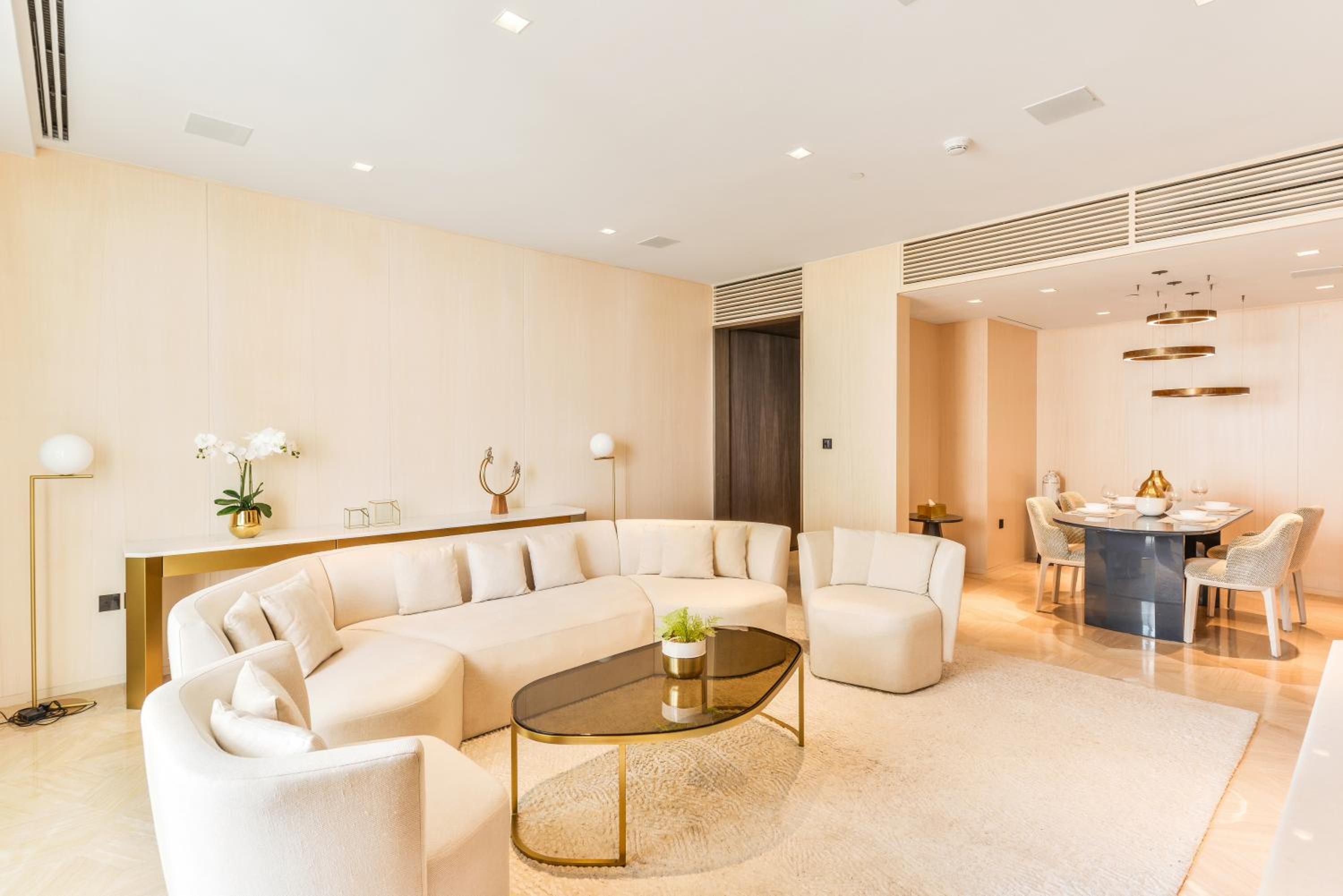 Maison Privee - Glamourous Apt with Sea Views at FIVE Palm