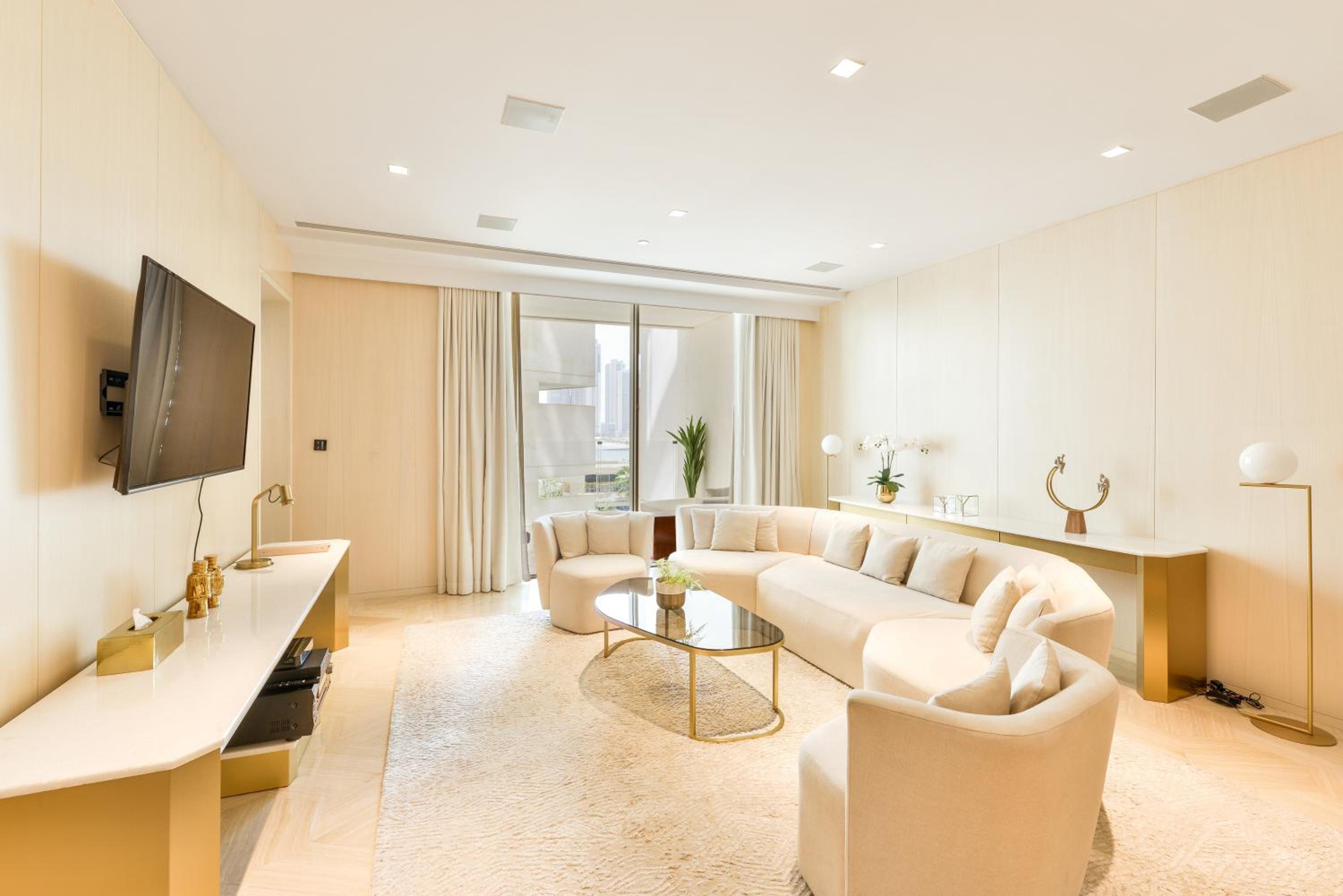 Maison Privee - Glamourous Apt with Sea Views at FIVE Palm