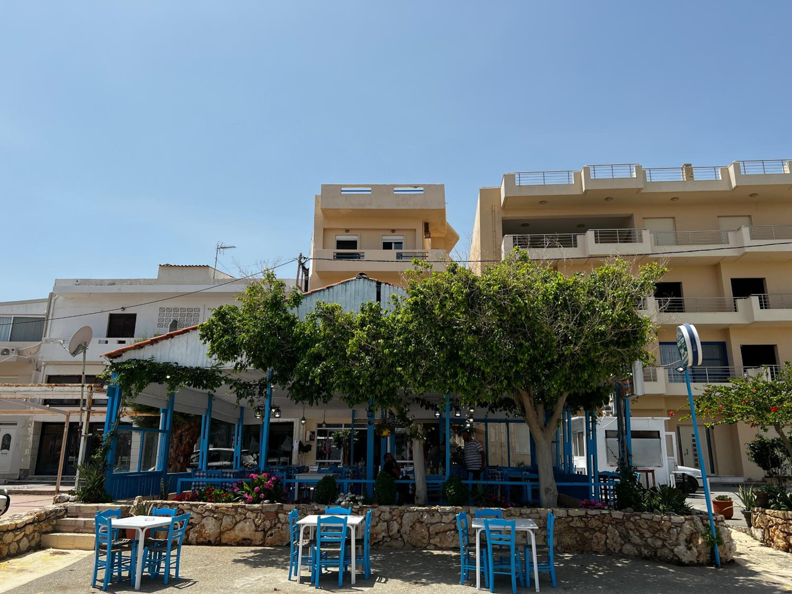 Tsoutsouros Apts