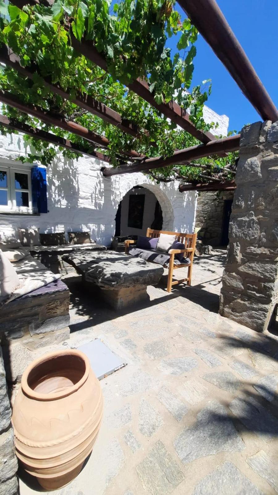 Villa Antinaxos