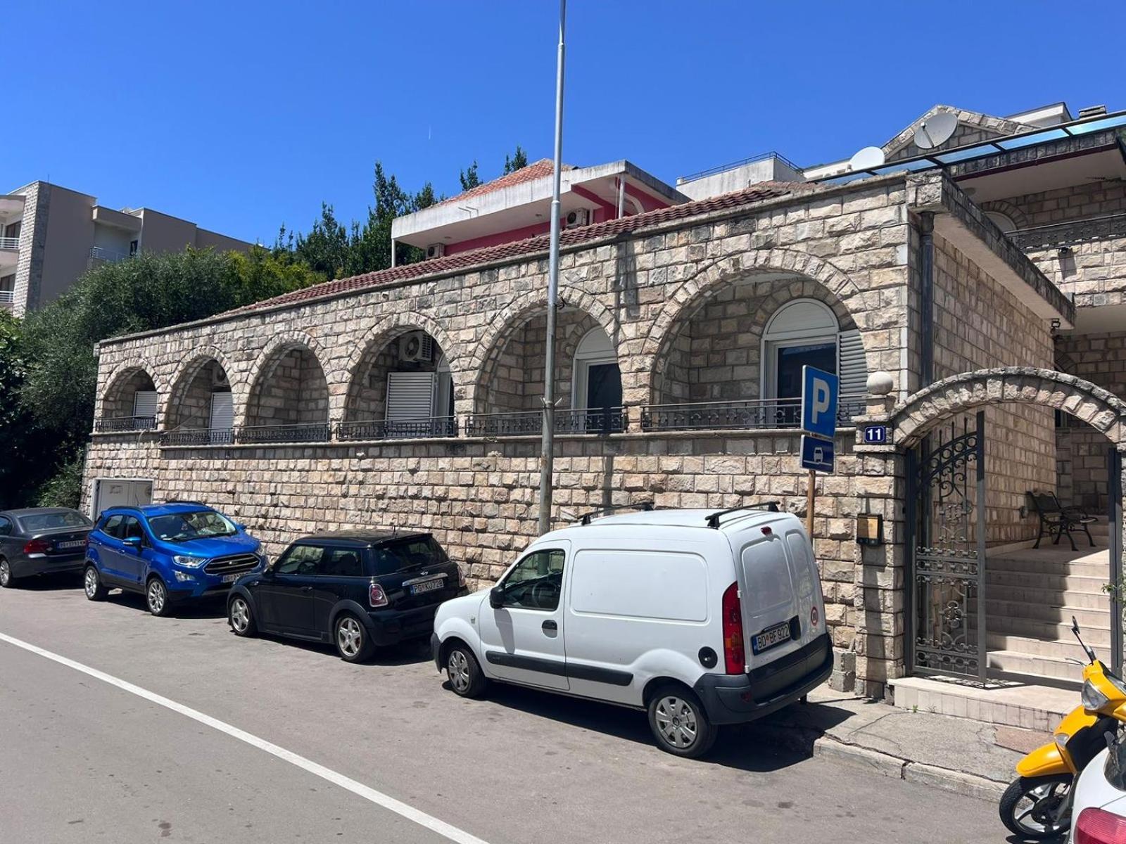 Azzur apartments