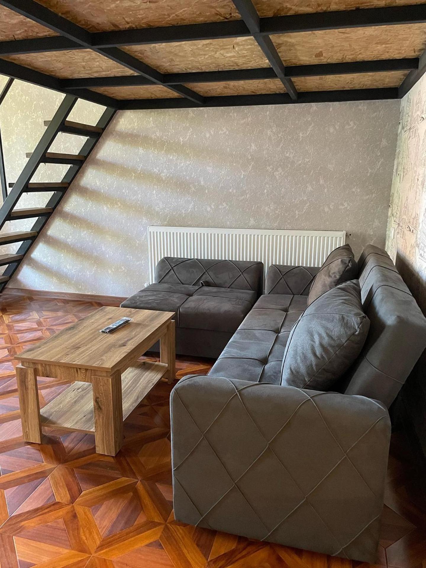 Cozy Apartment In Tbilisuri Ezo view 3