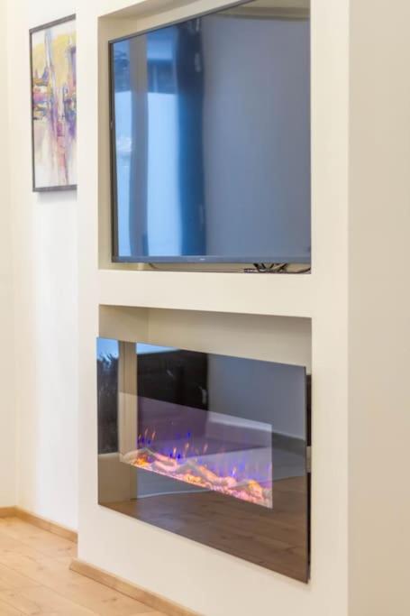 Ráday Design Apartment by NW view 2