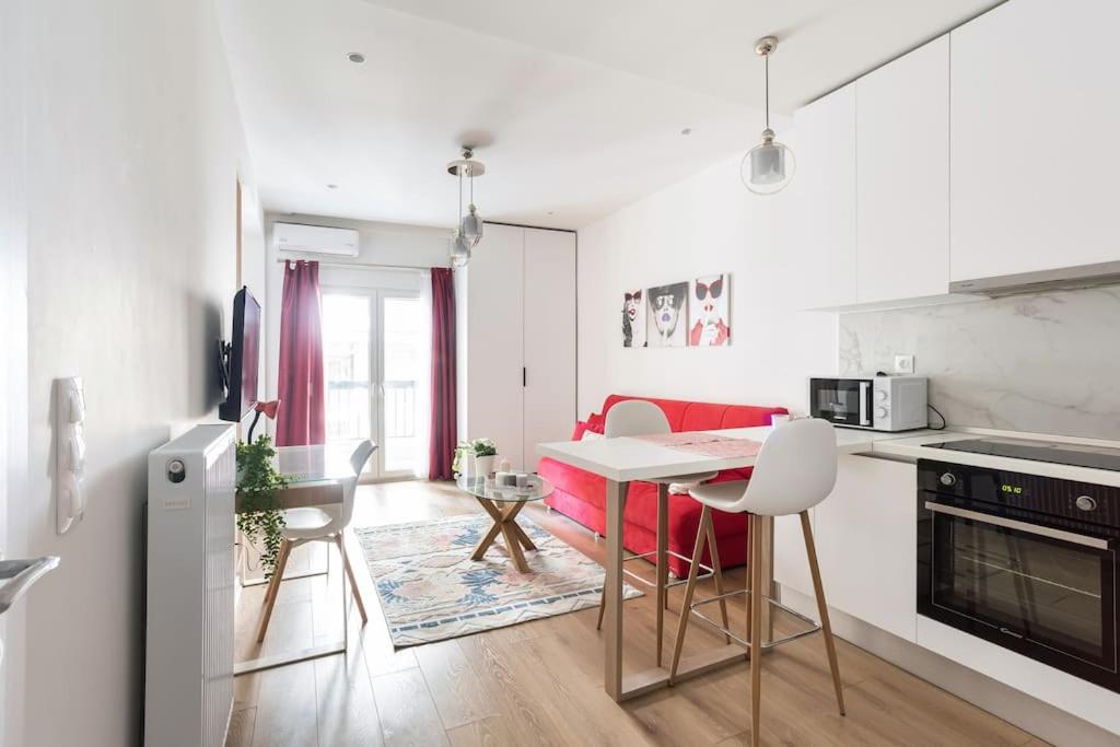 Red Velvet Apt near City centre view 2