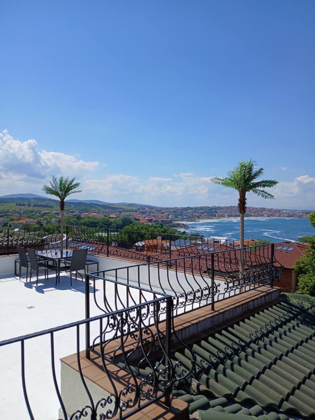 Private Apartment with Sea View