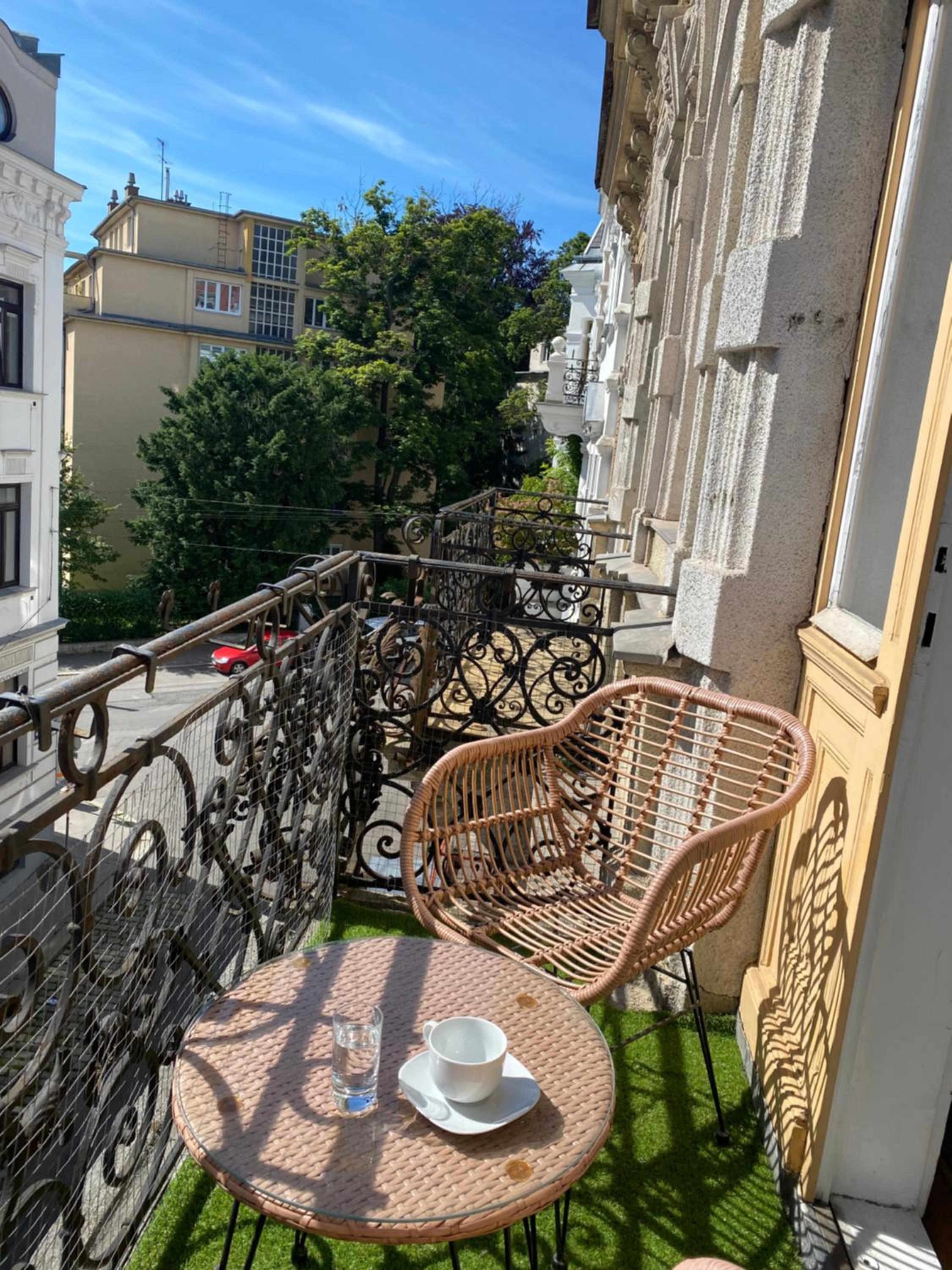 Großzügiger Wiener Altbau gleich neben Schönbrunn