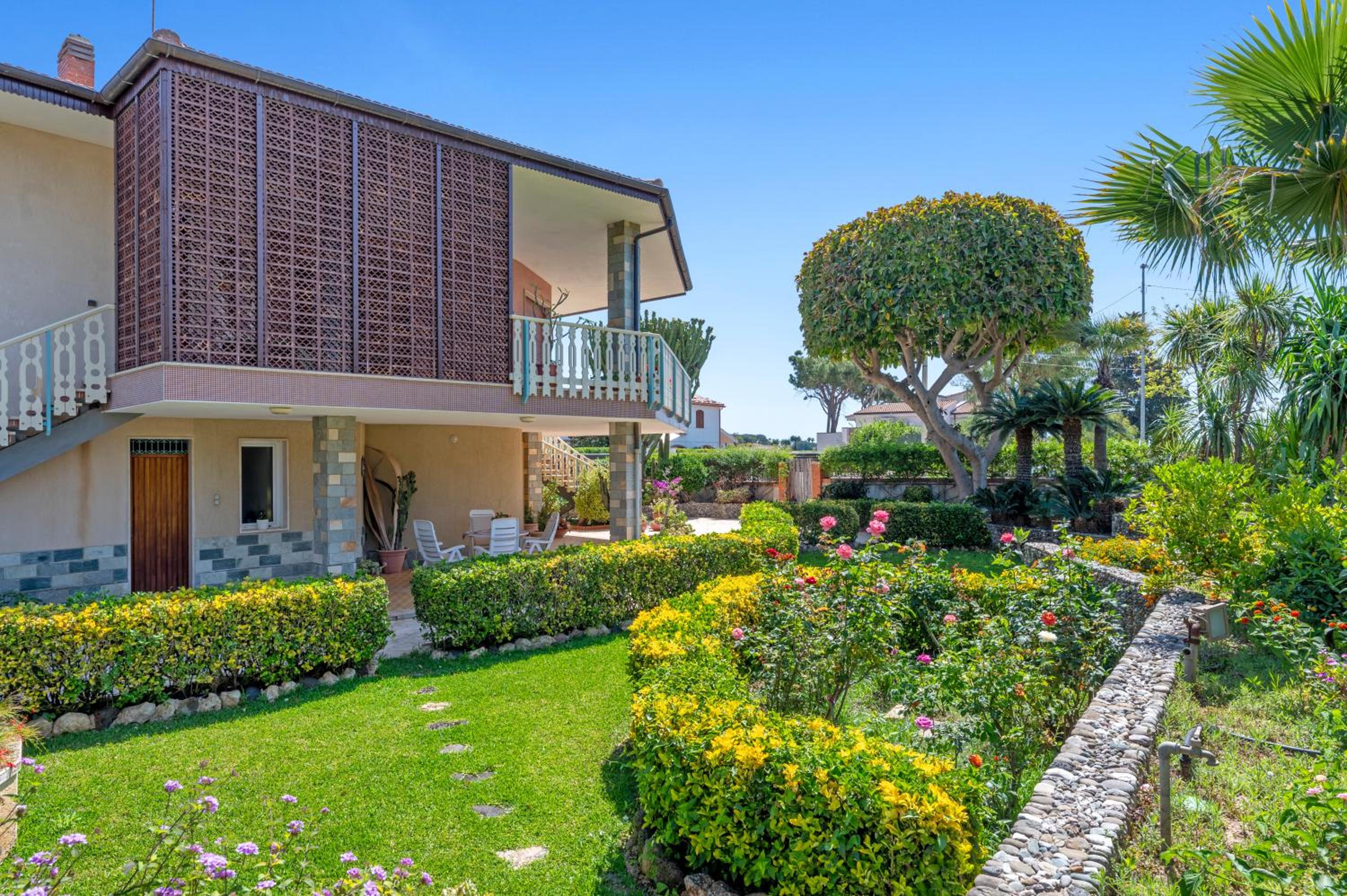 Villa Itria, green and relax at 50mt to the beach