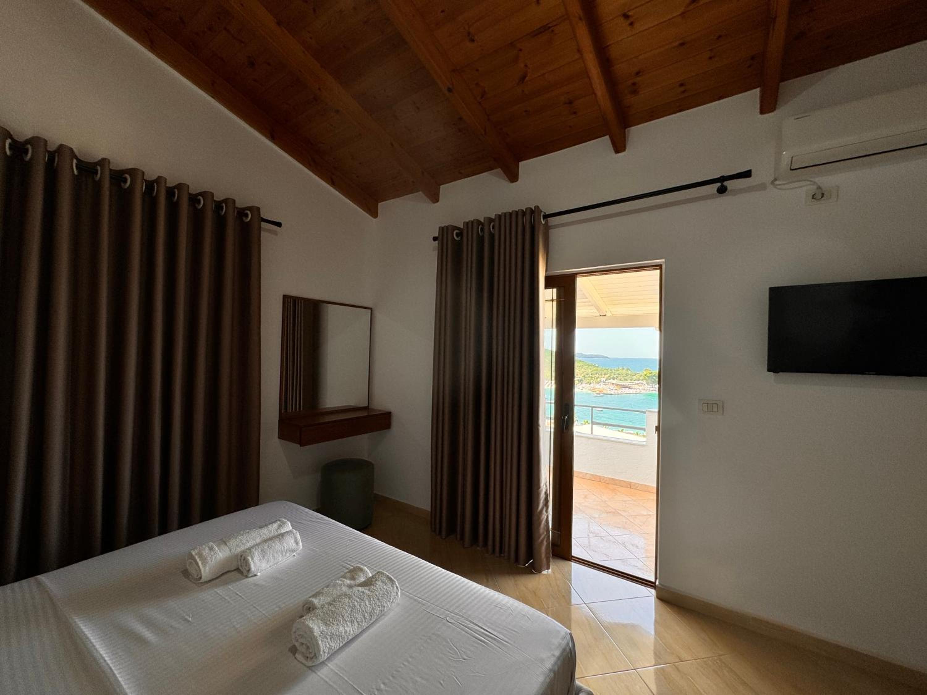 Dine Hotel