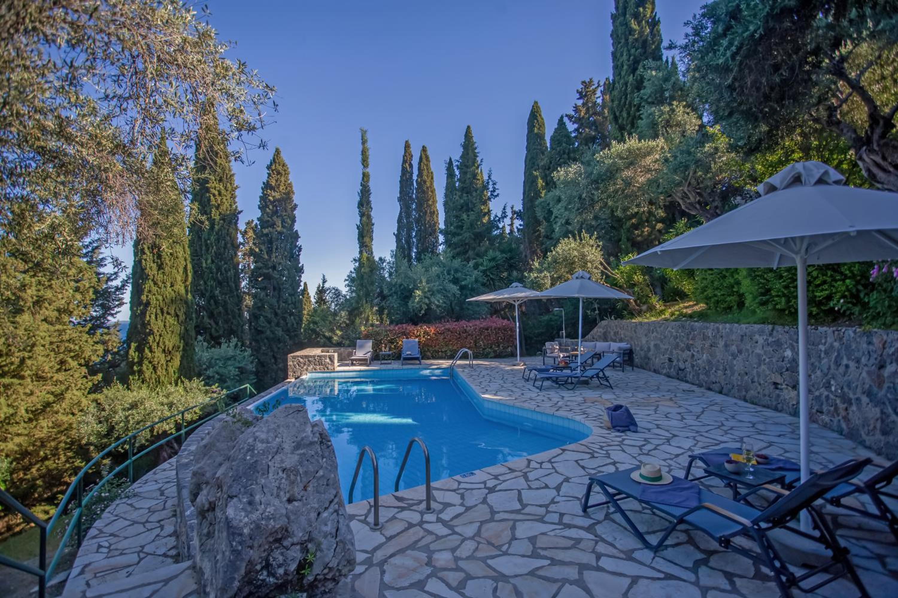 Lucky Villas