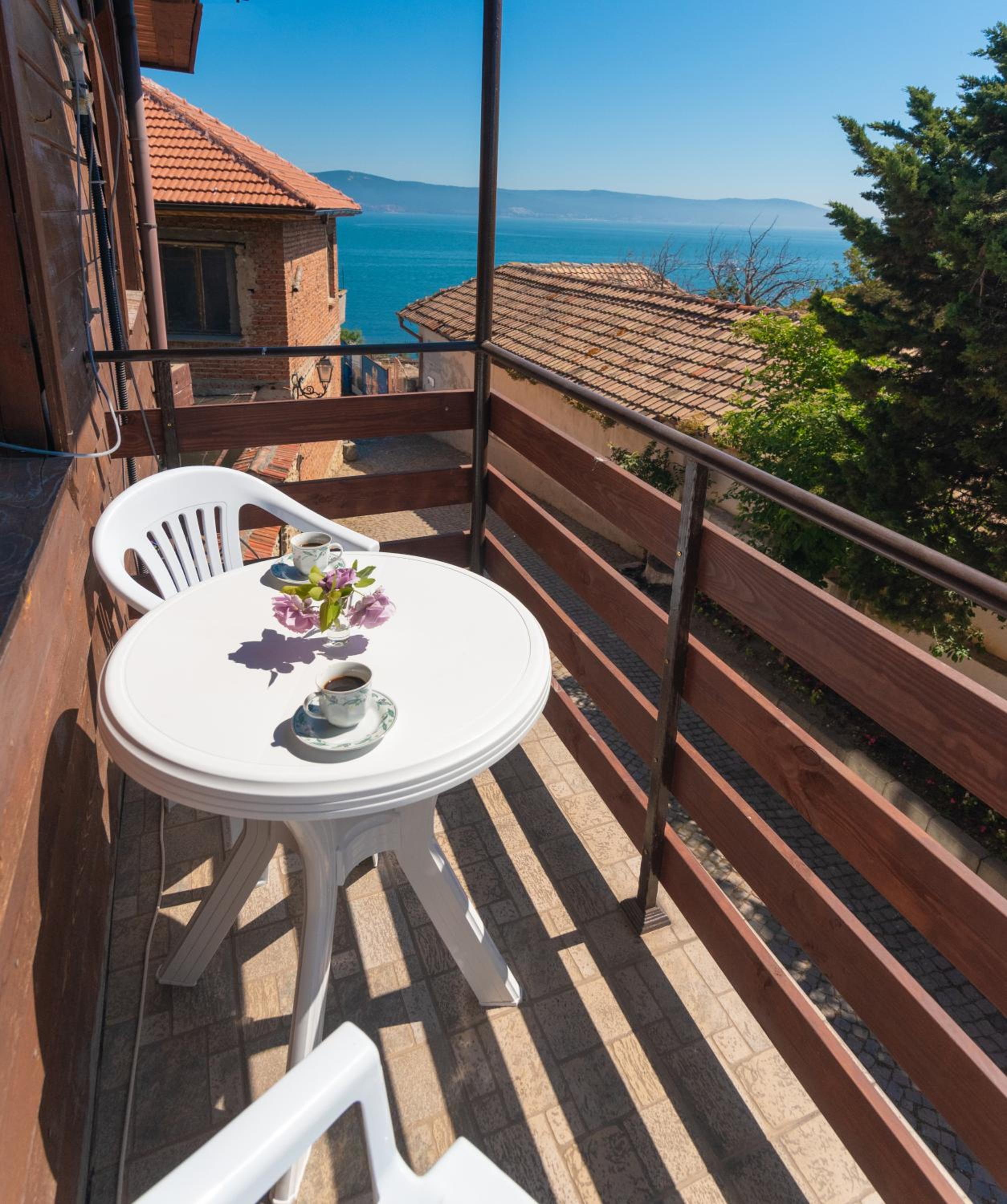 Royal Blue Apartments with Sea View in Old Nessebar