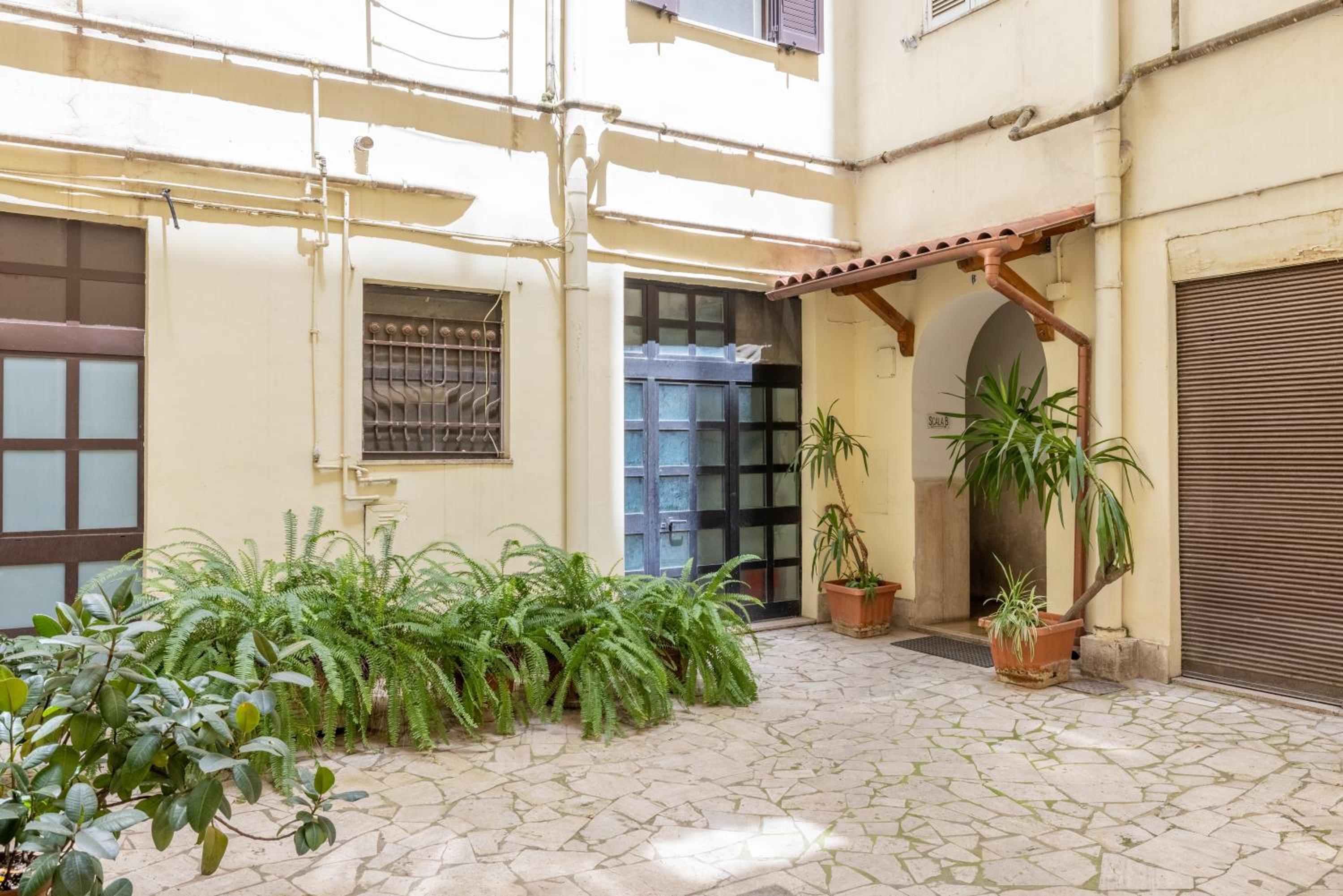 LABICANA Apt - Colosseum