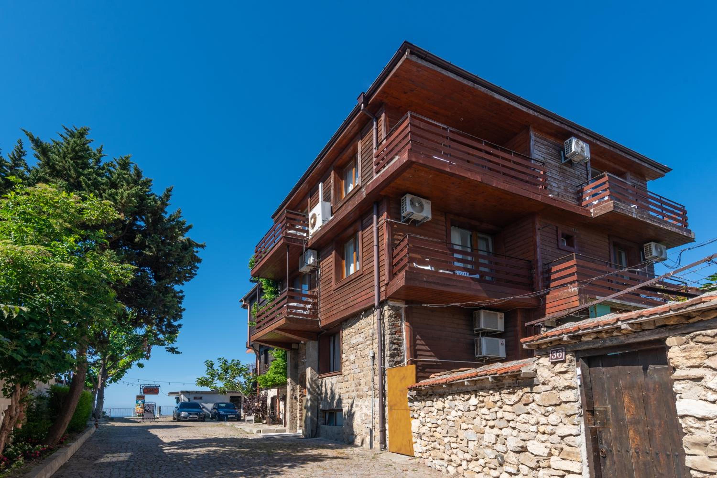 Royal Blue Apartments with Sea View in Old Nessebar