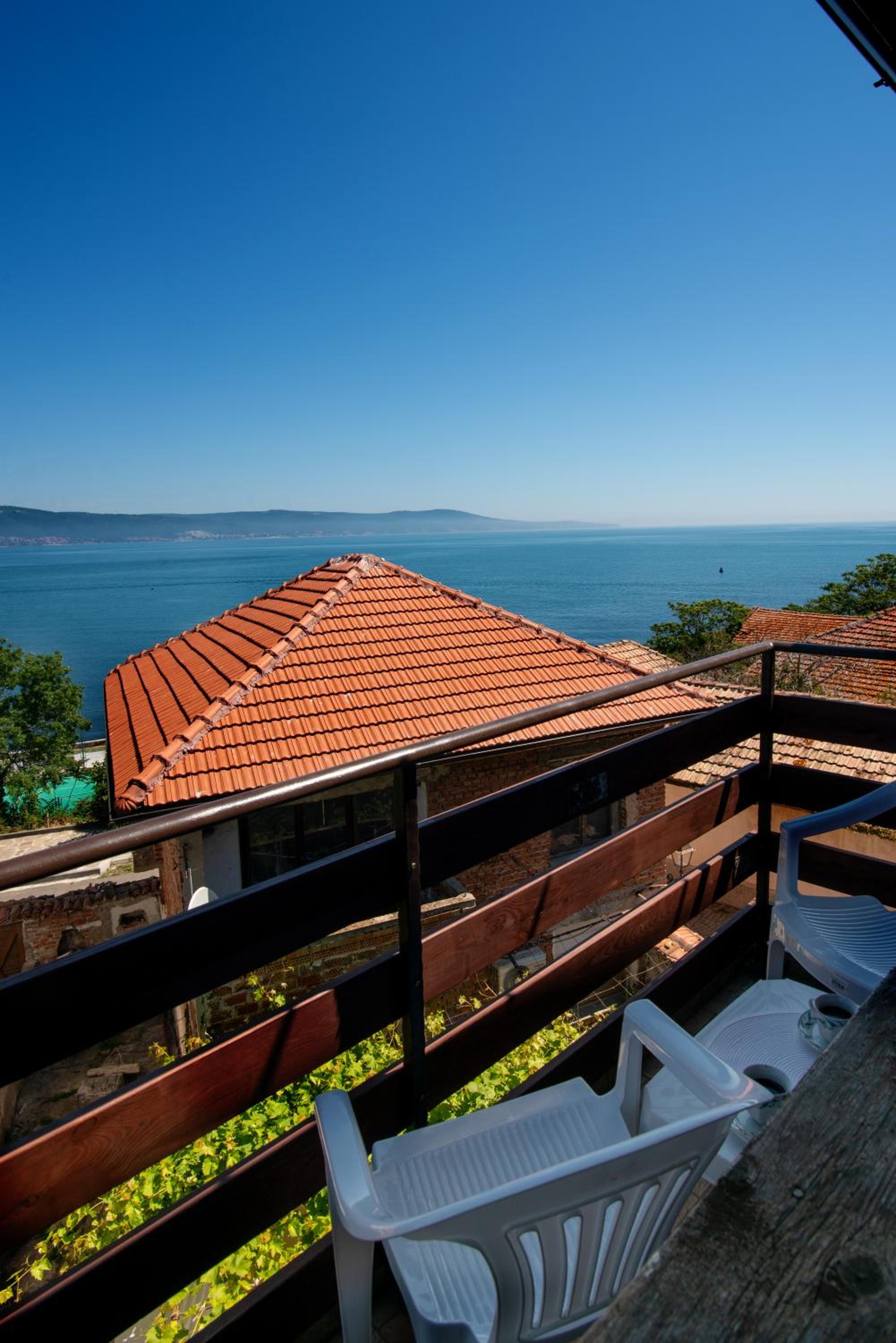 Royal Blue Apartments with Sea View in Old Nessebar