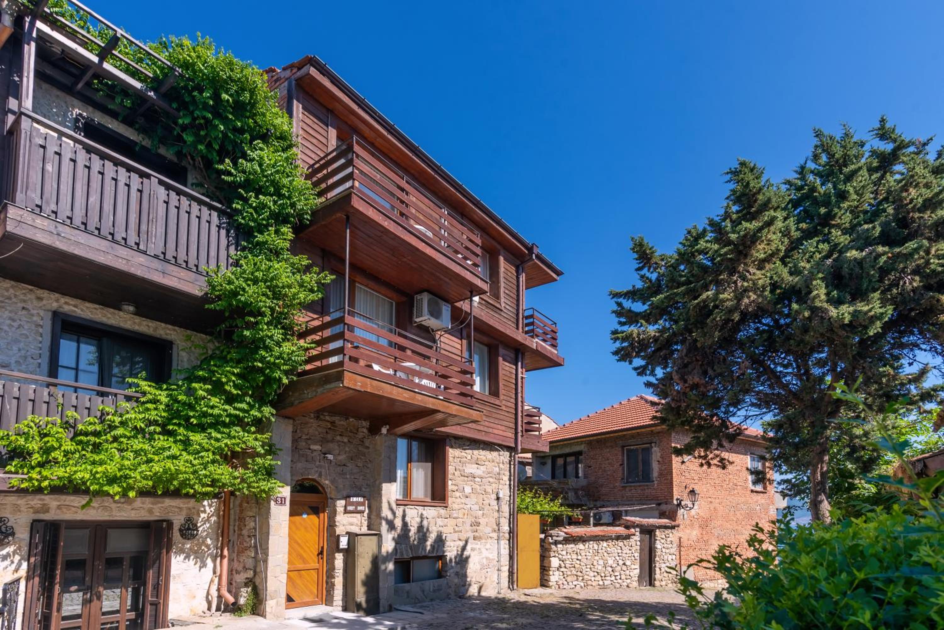 Royal Blue Apartments with Sea View in Old Nessebar