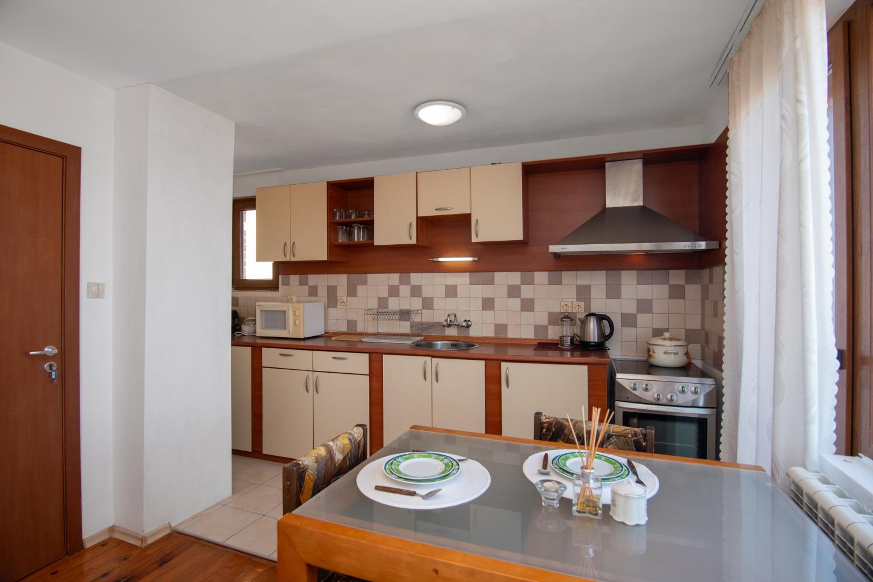 Royal Blue Apartments with Sea View in Old Nessebar