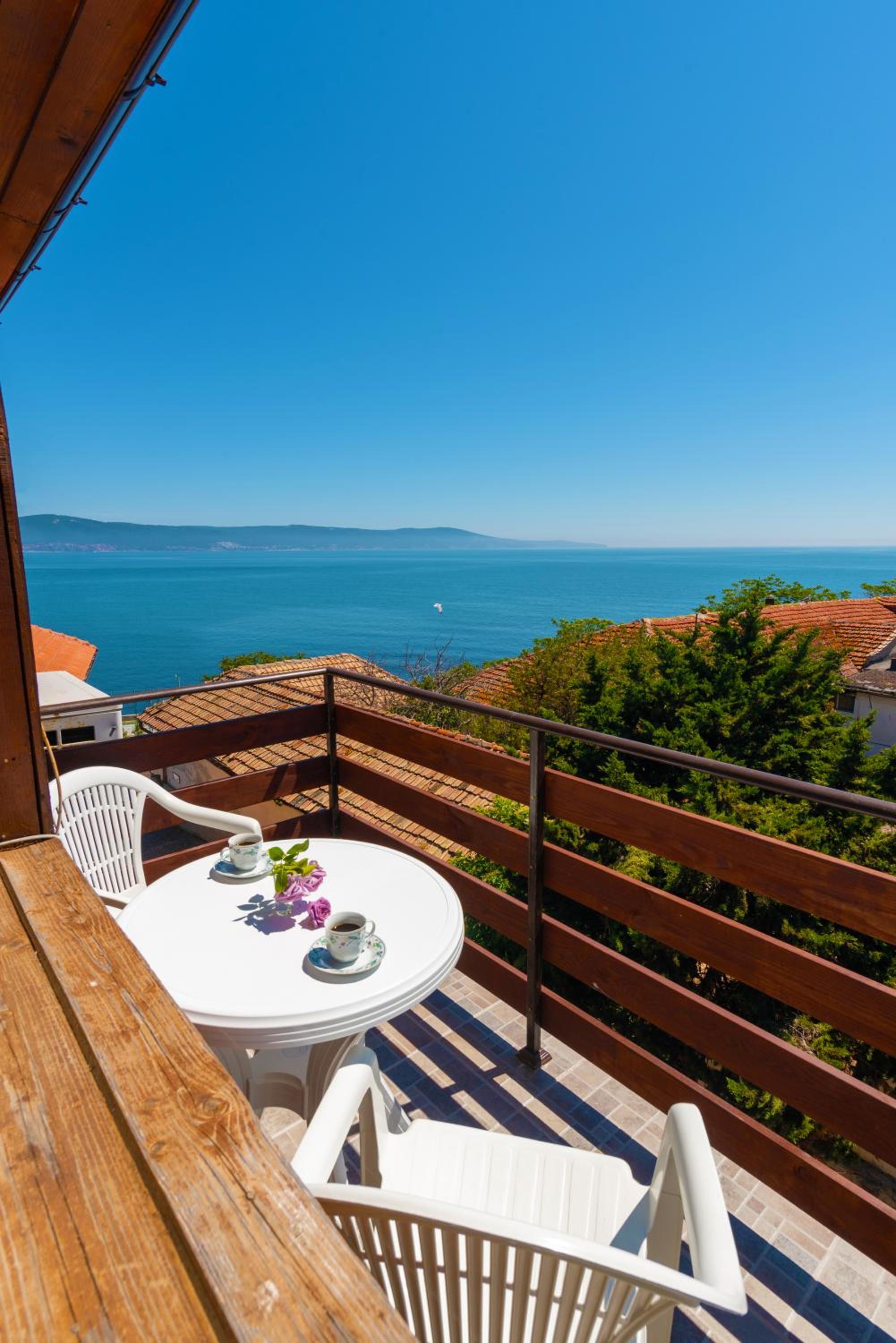 Royal Blue Apartments with Sea View in Old Nessebar