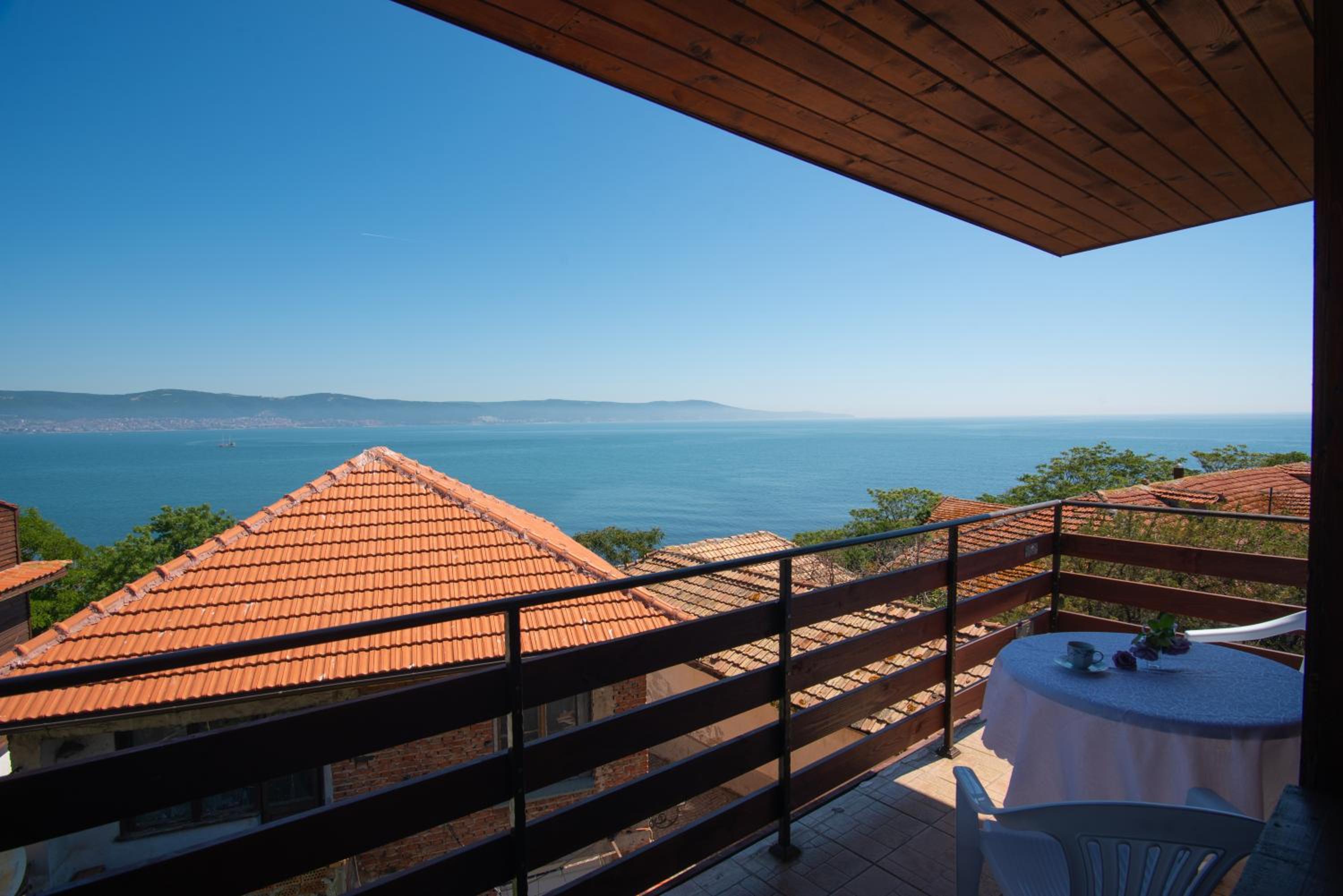 Royal Blue Apartments with Sea View in Old Nessebar