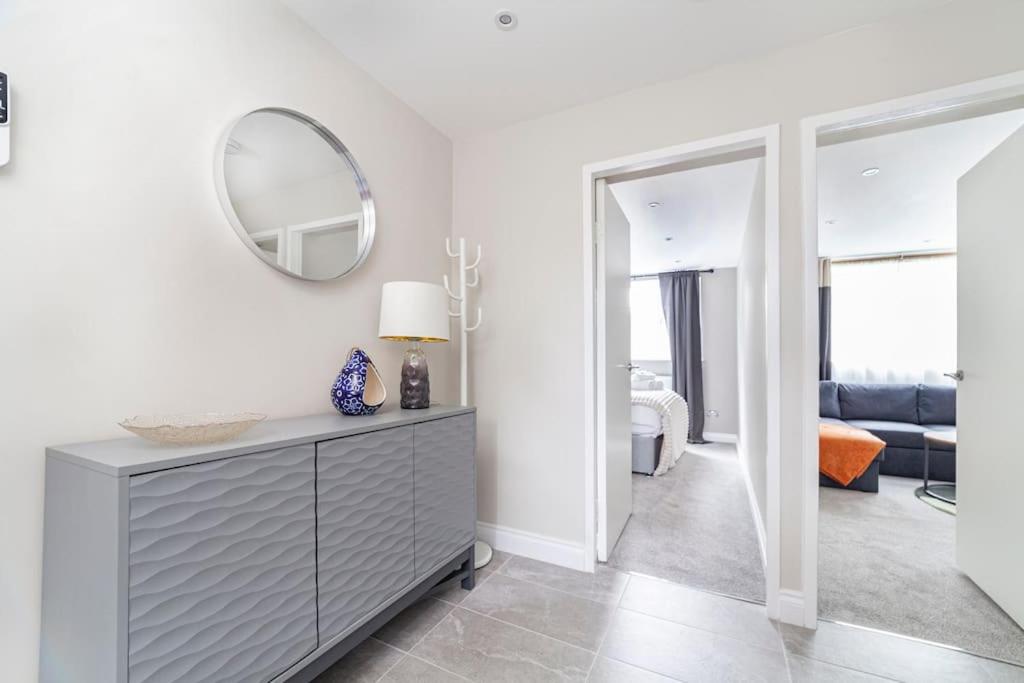 Elegant Retreat 1-bed Near Central London