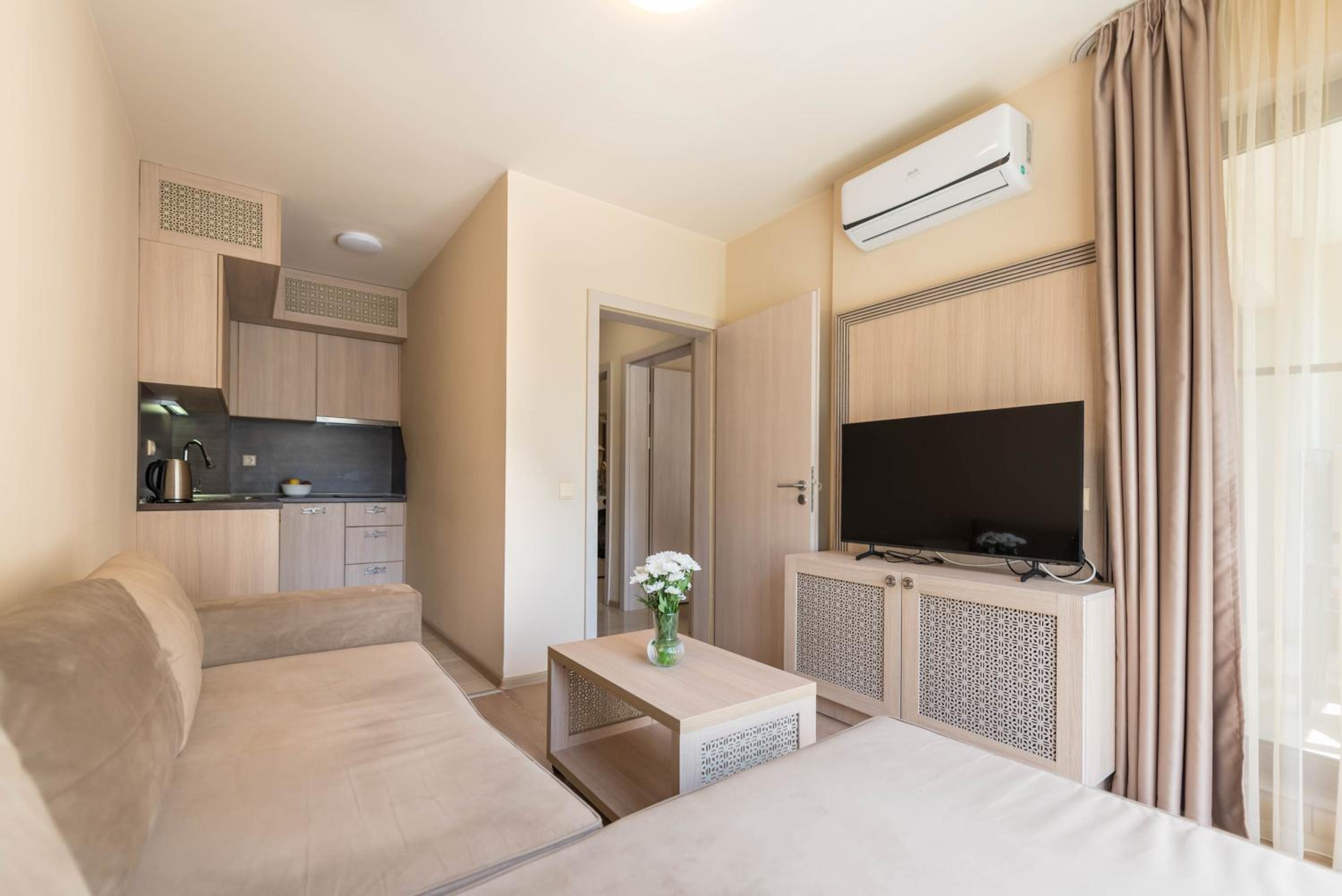 Golden Sands Apartment