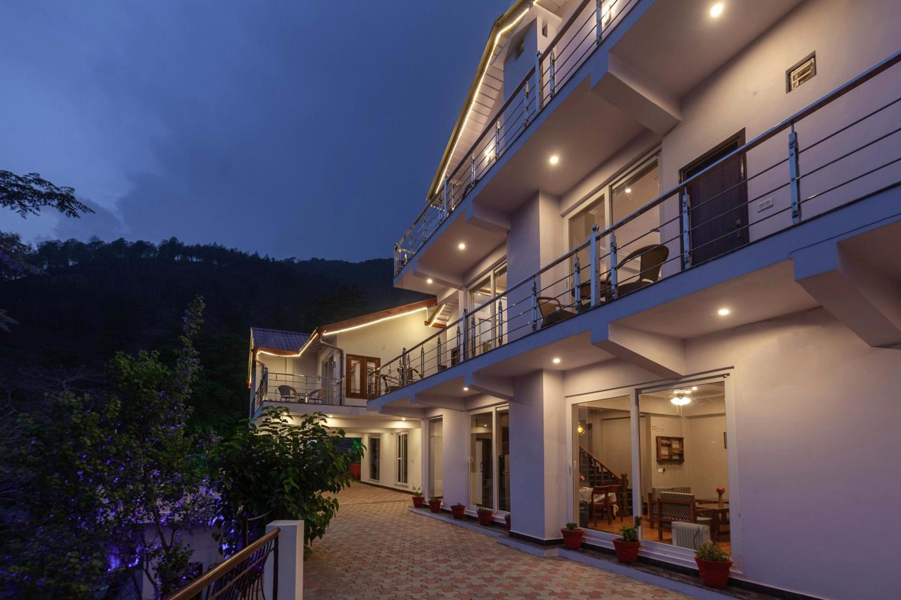Alaya Stays Amara Dawn 4-BHK Villa in Nainital