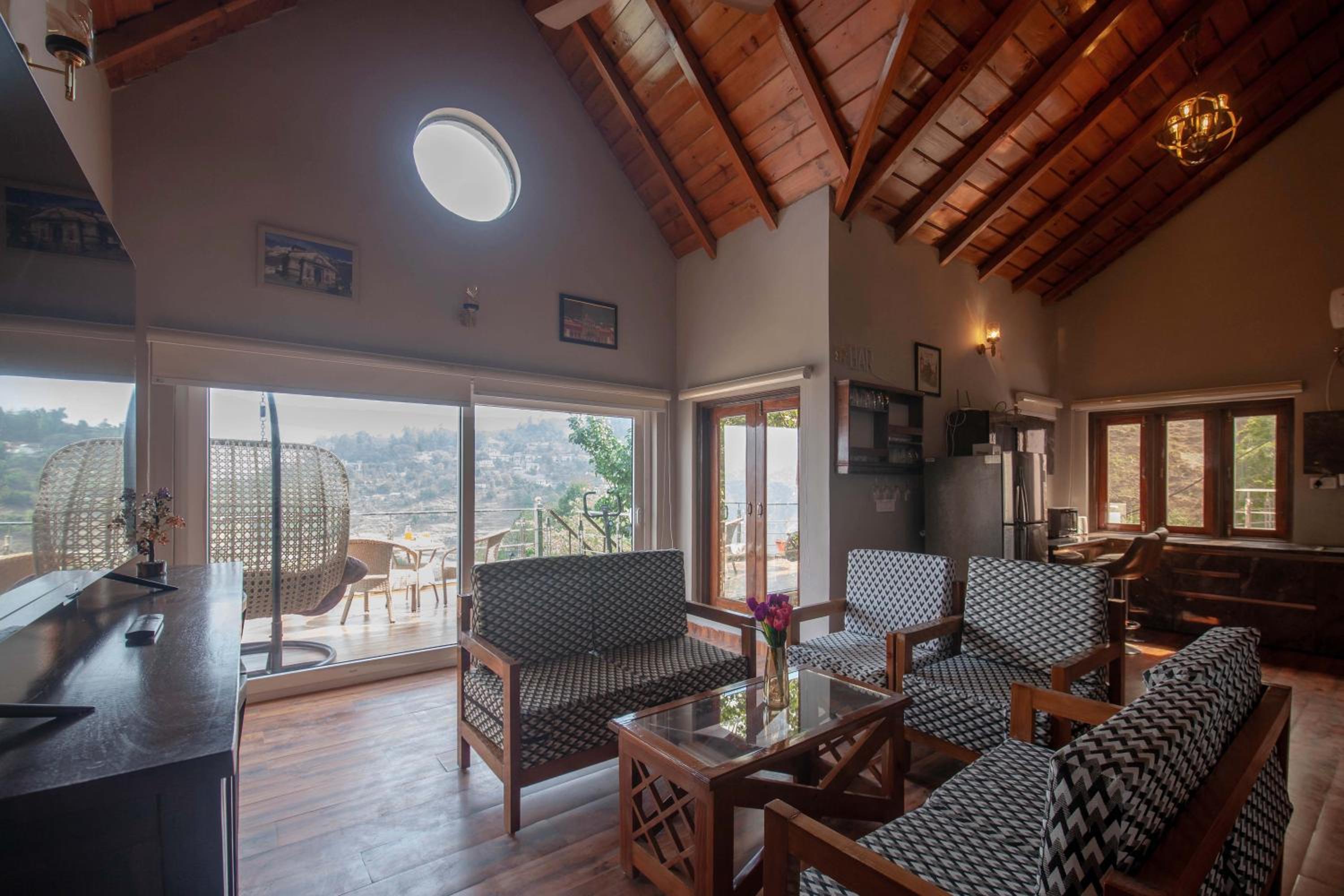 Alaya Stays Amara Dawn 4-BHK Villa in Nainital